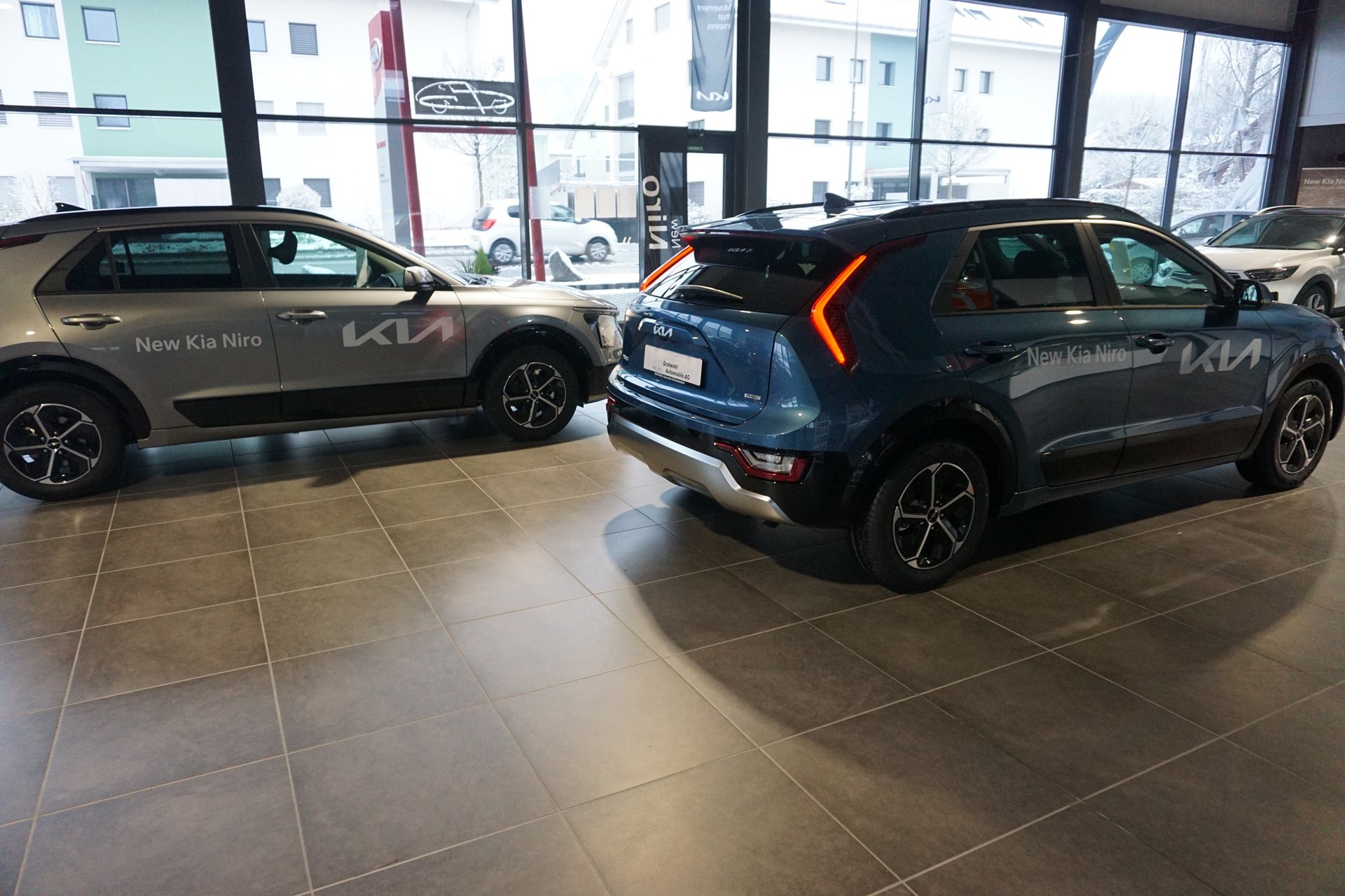 KIA Niro 1.6GDi Plug-in Hybrid Power DCT-image-5