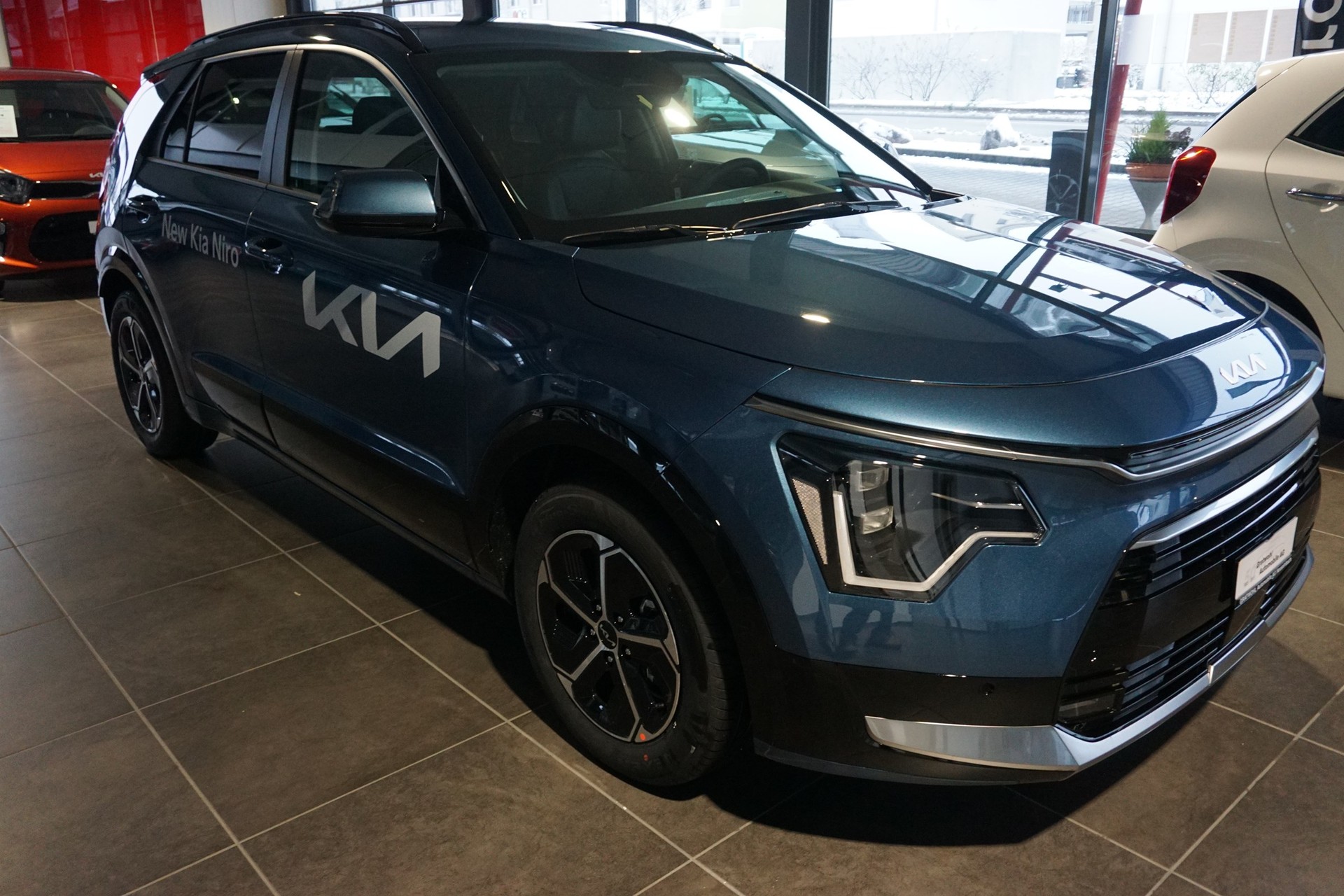 KIA Niro 1.6GDi Plug-in Hybrid Power DCT-image-4