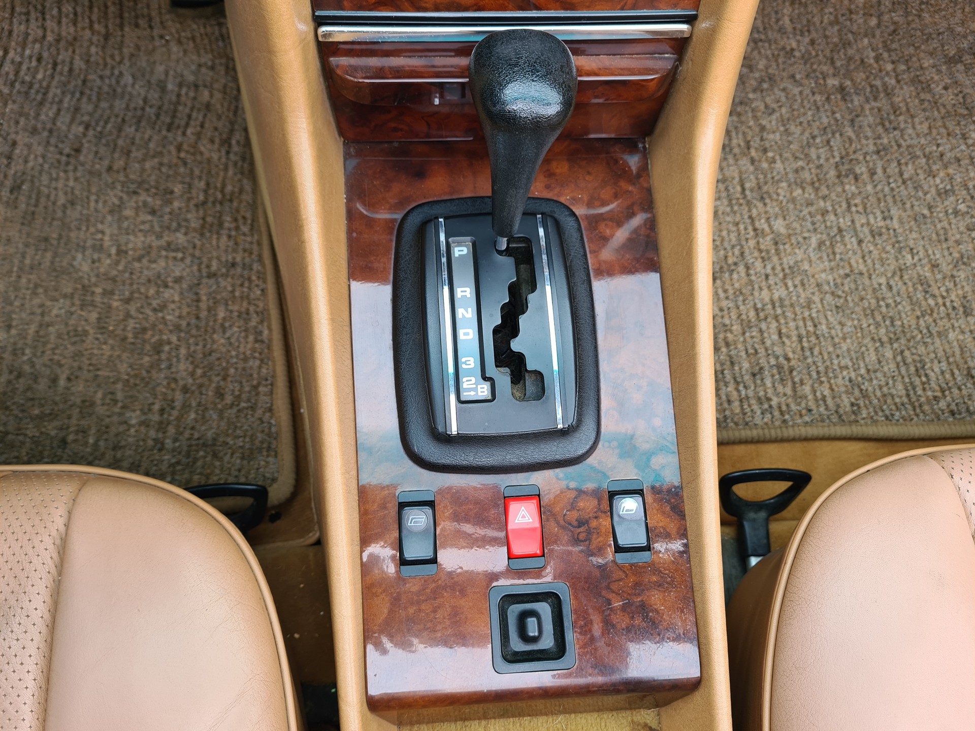 MERCEDES-BENZ SL 380-image-17