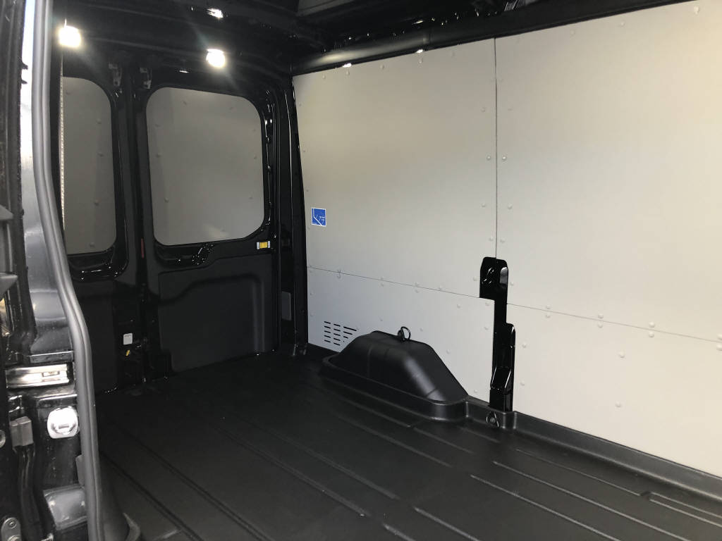 FORD E-Transit Van 350 L2H2 67kWh Trend-image-5