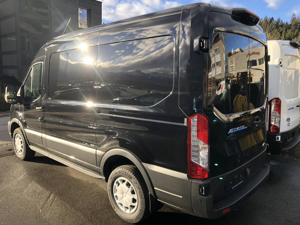 FORD E-Transit Van 350 L2H2 67kWh Trend-image-4
