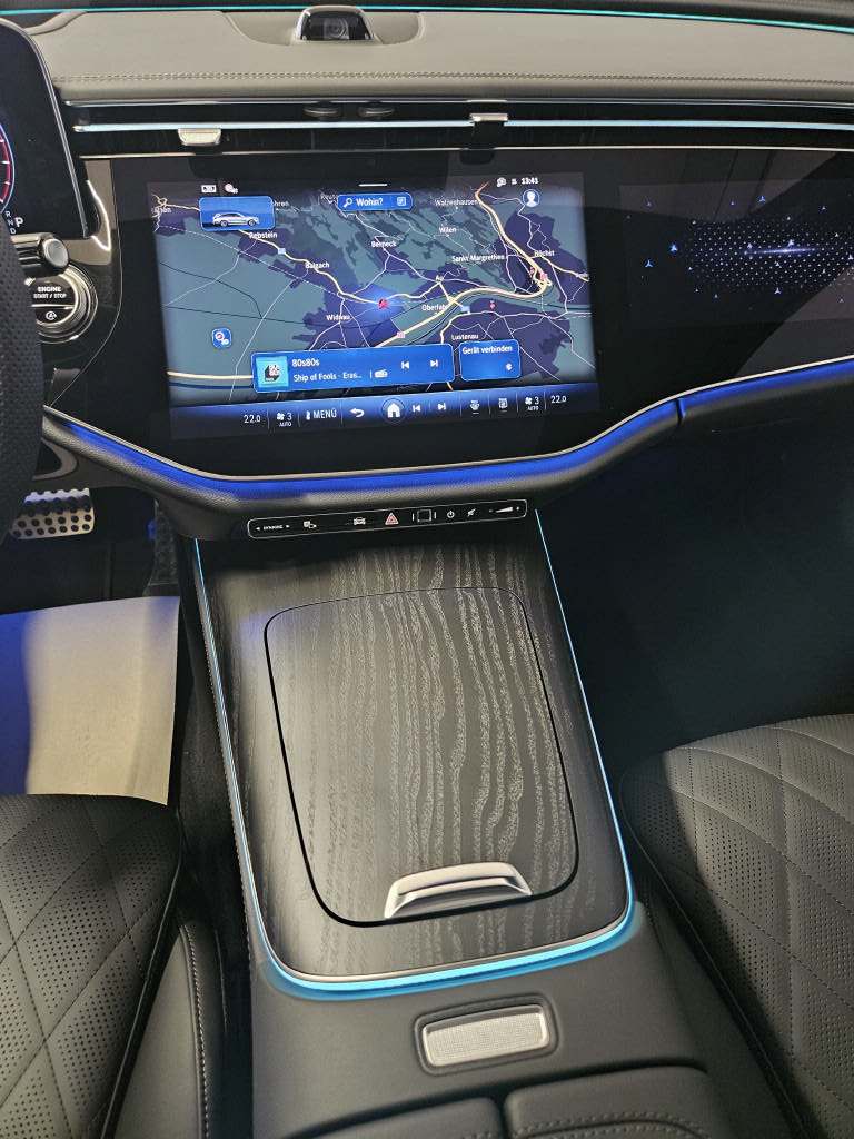 MERCEDES-BENZ E 450 4Matic AMG Line Kombi-image-9