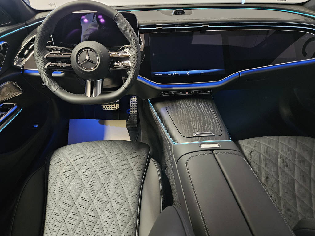 MERCEDES-BENZ E 450 4Matic AMG Line Kombi-image-5