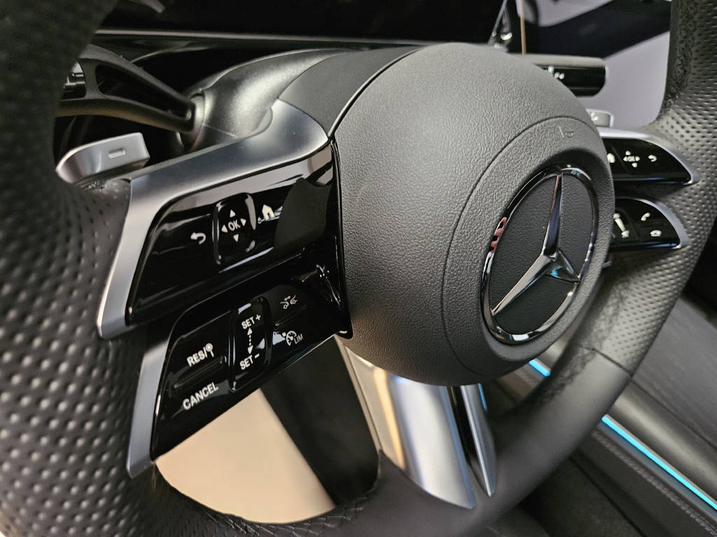 MERCEDES-BENZ E 450 4Matic AMG Line Kombi-image-6