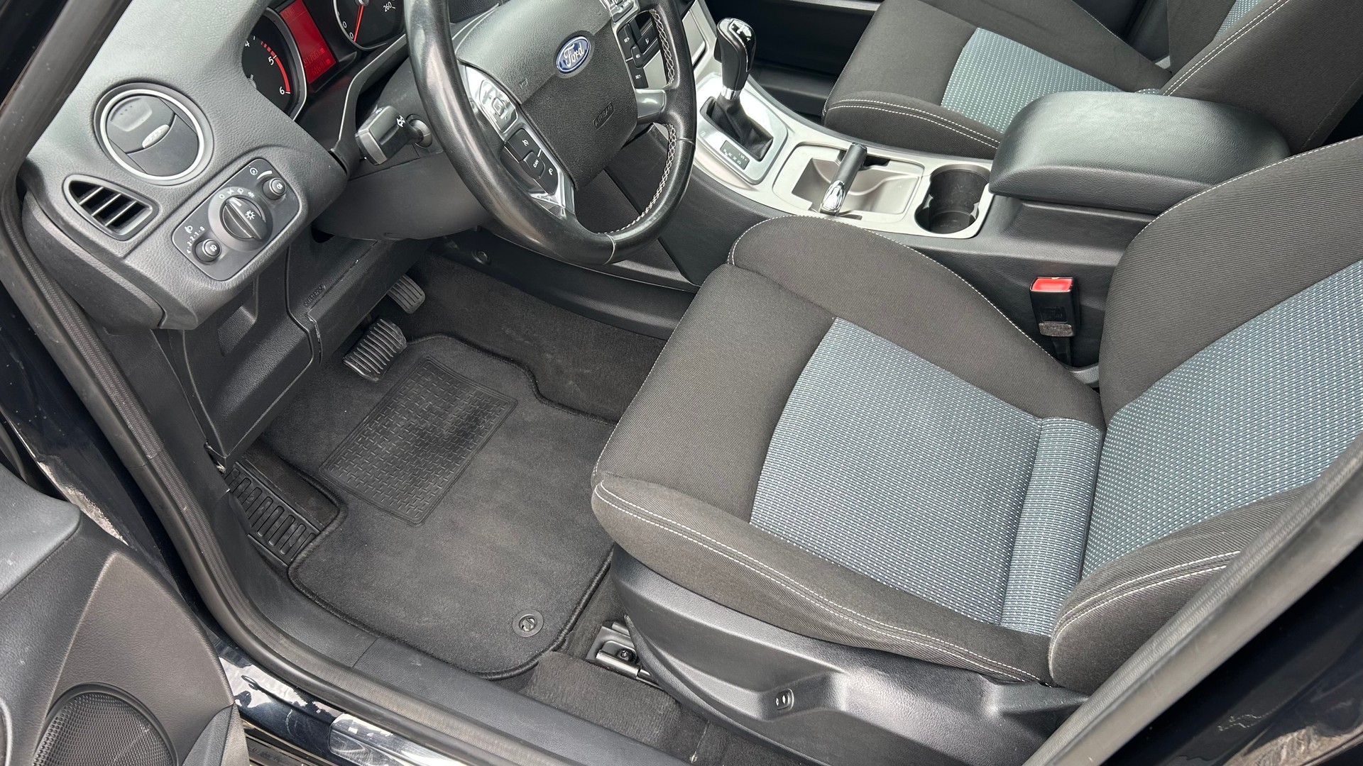 FORD S-Max 2.0 TDCi KNIE-Edition PowerShift-showroom-element-1