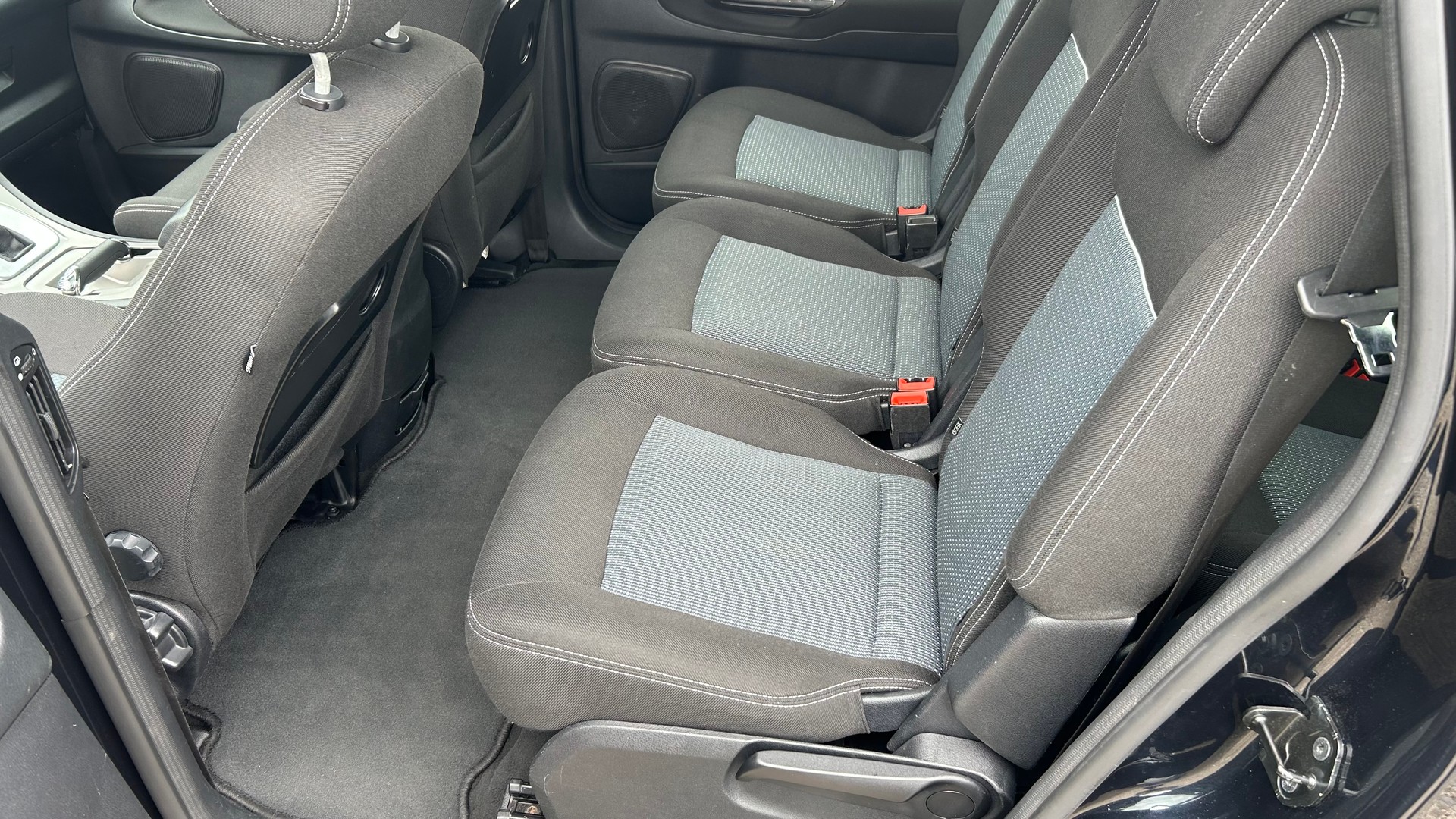 FORD S-Max 2.0 TDCi KNIE-Edition PowerShift-image-23