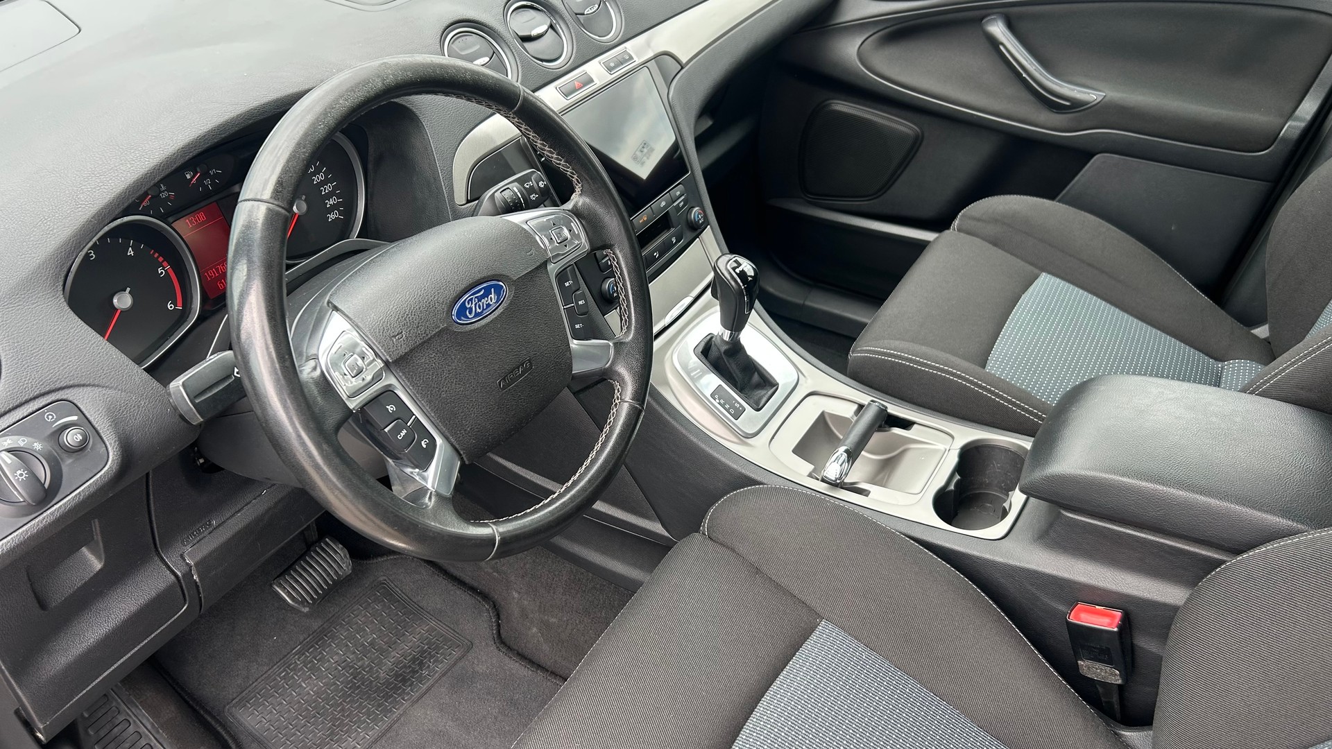 FORD S-Max 2.0 TDCi KNIE-Edition PowerShift-showroom-element-2