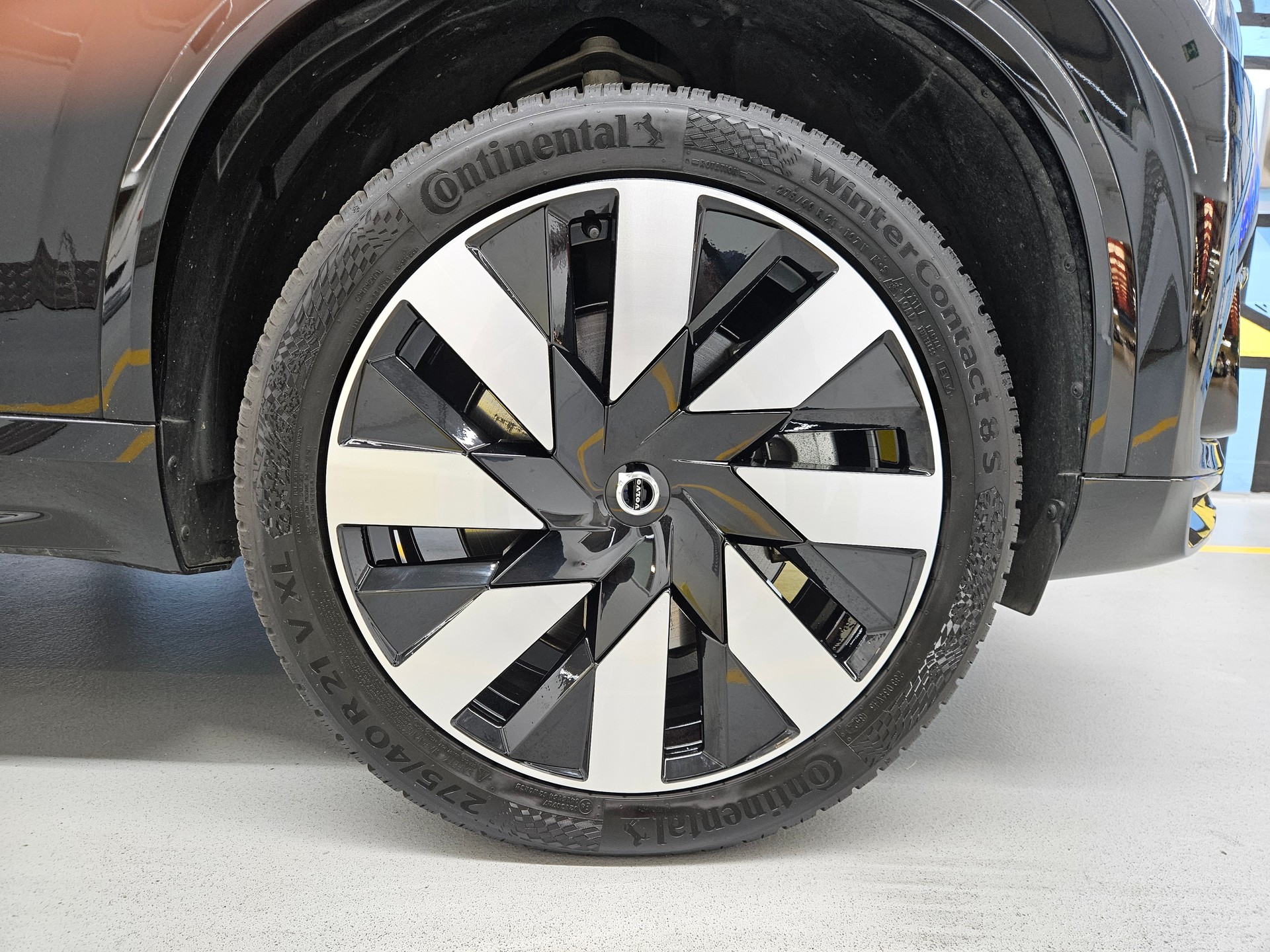 VOLVO XC90 T8 eAWD PluginHybrid Plus Dark Geartronic-image-5