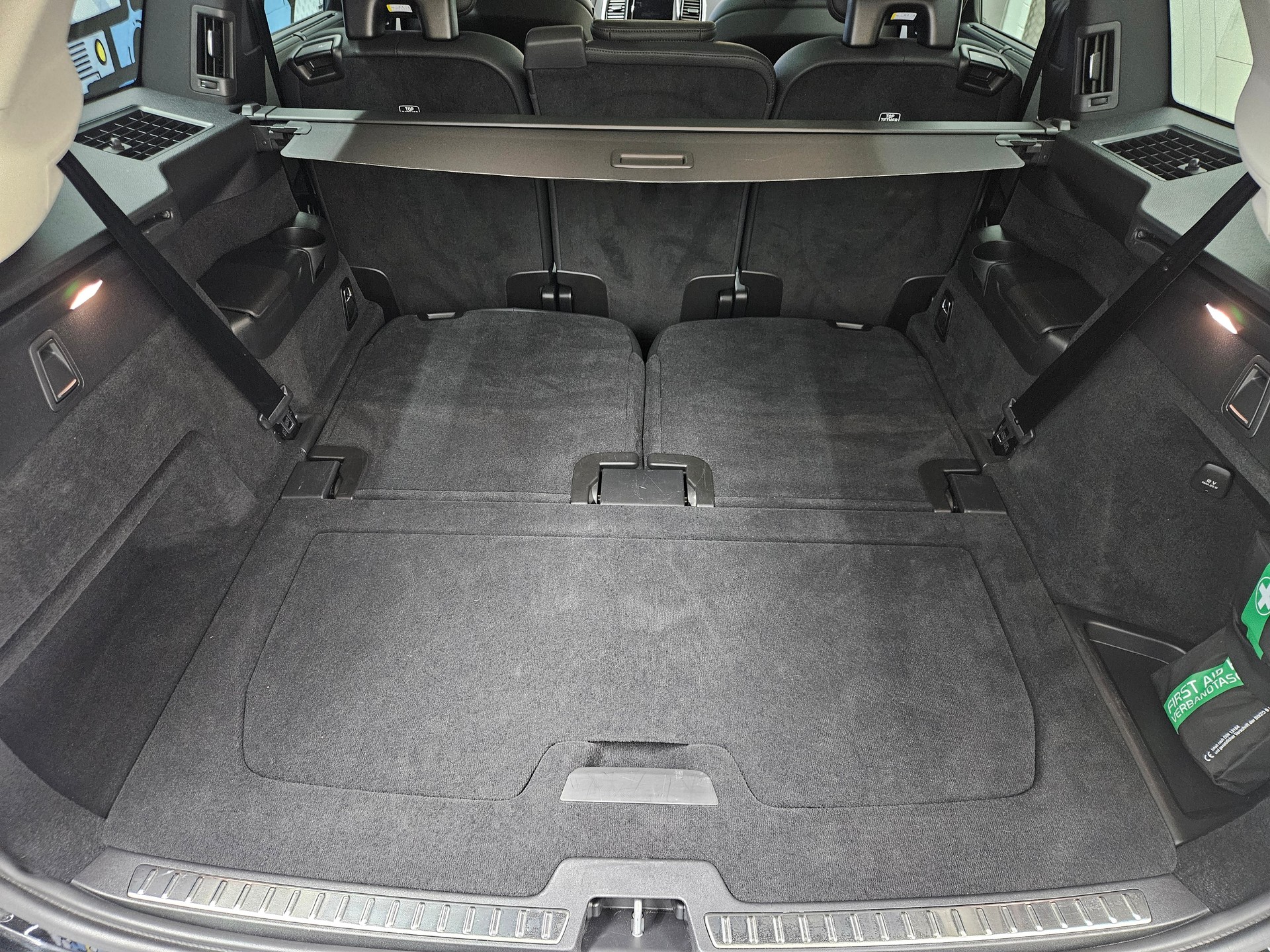 VOLVO XC90 T8 eAWD PluginHybrid Plus Dark Geartronic-image-13