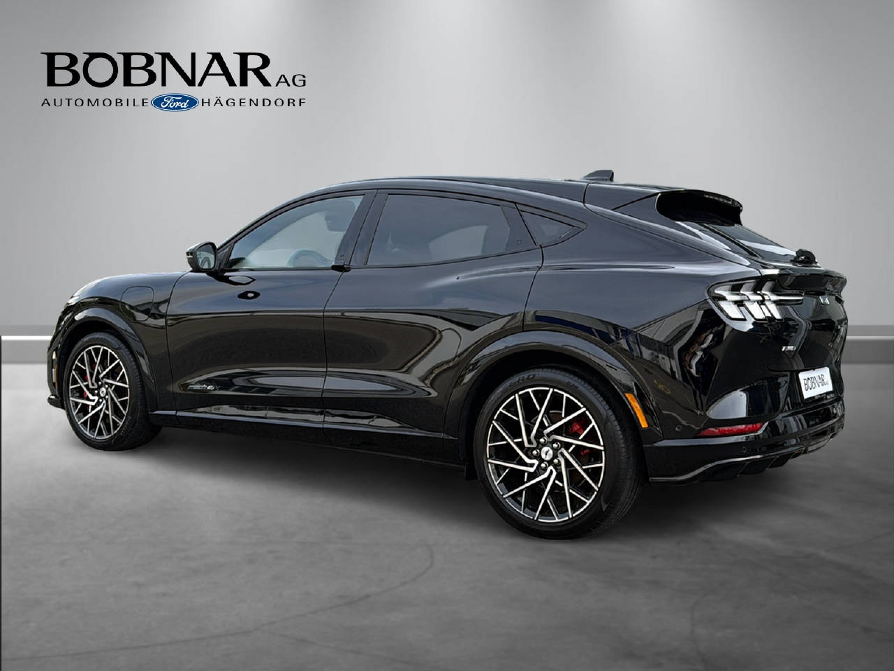 FORD Mustang Mach-E Extended GT AWD-image-4