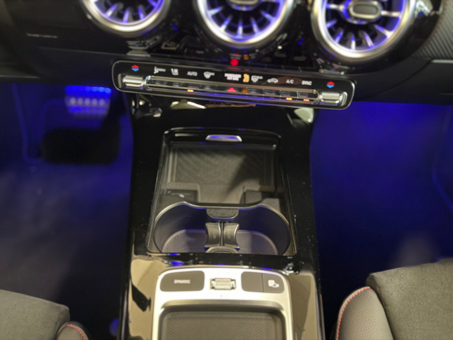 MERCEDES-BENZ A AMG 35 4Matic 8G-DCT-image-20