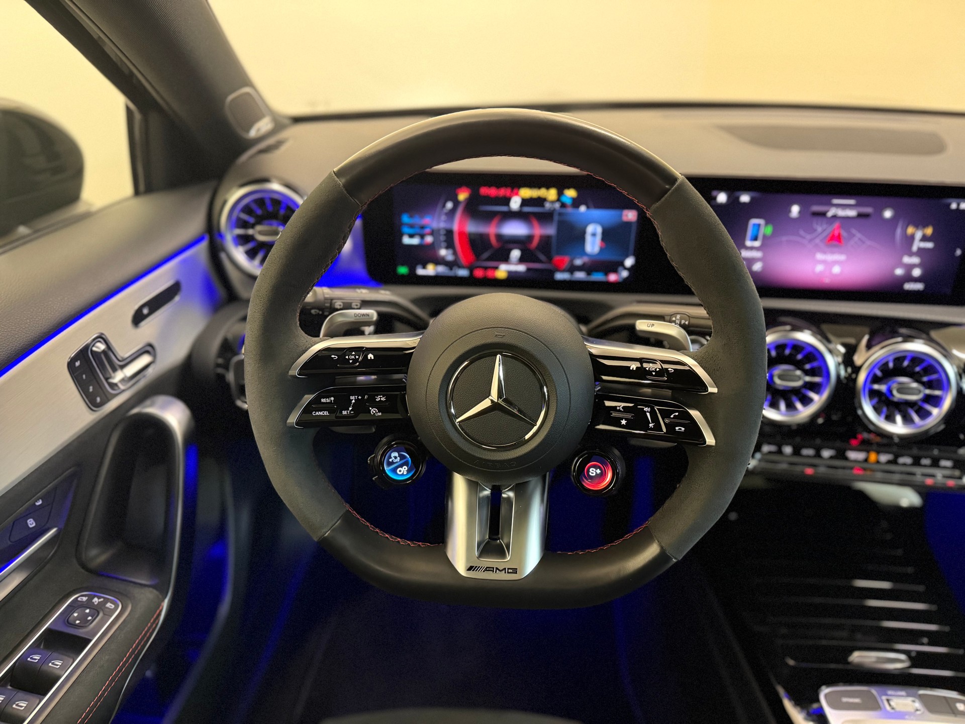 MERCEDES-BENZ A AMG 35 4Matic 8G-DCT-image-16