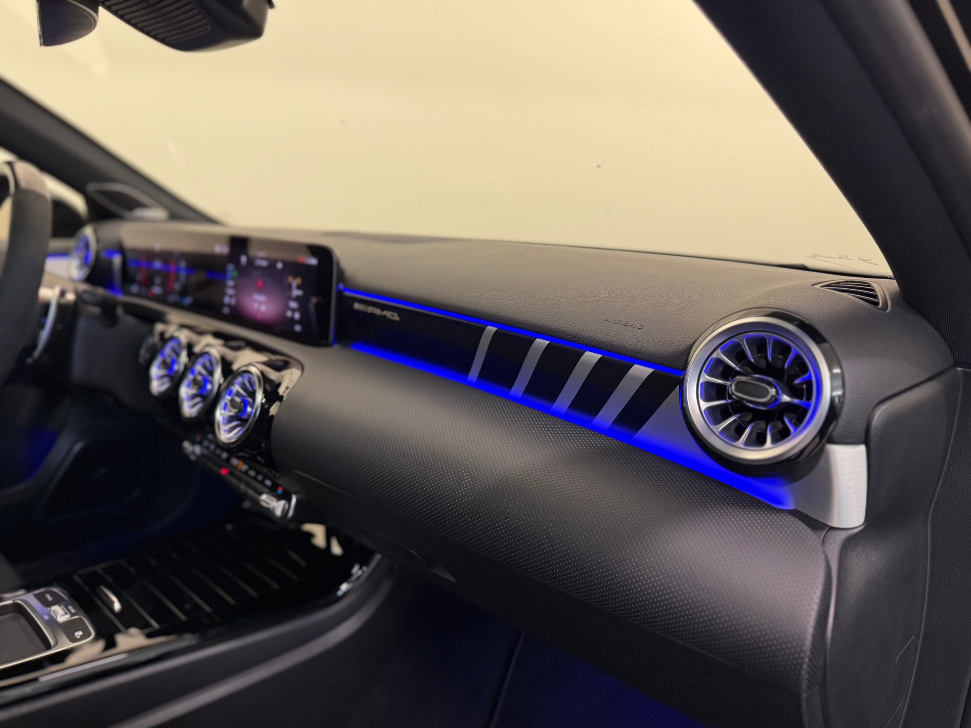 MERCEDES-BENZ A AMG 35 4Matic 8G-DCT-image-26