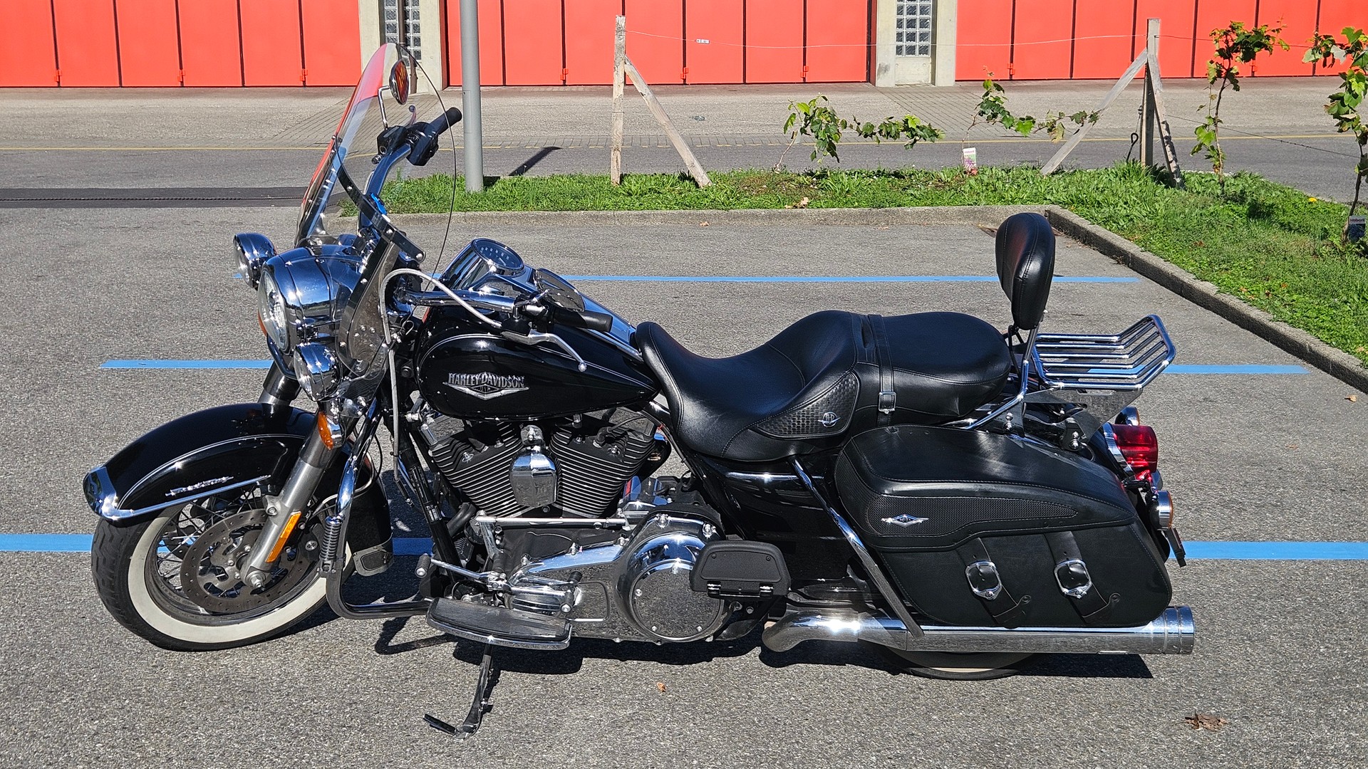 HARLEY-DAVIDSON FLHRC Road King Classic 103 ABS-image-0