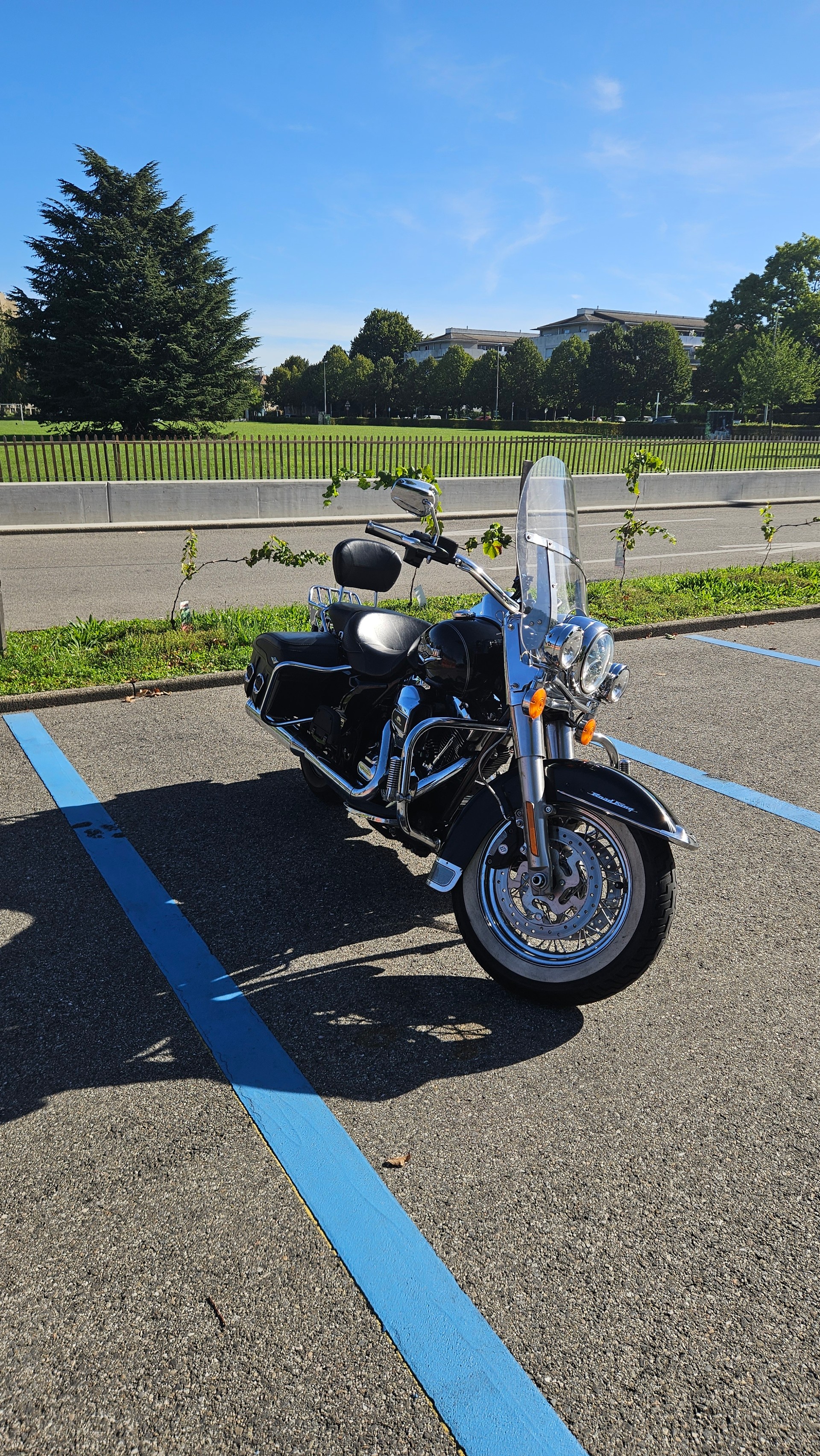 HARLEY-DAVIDSON FLHRC Road King Classic 103 ABS-image-7