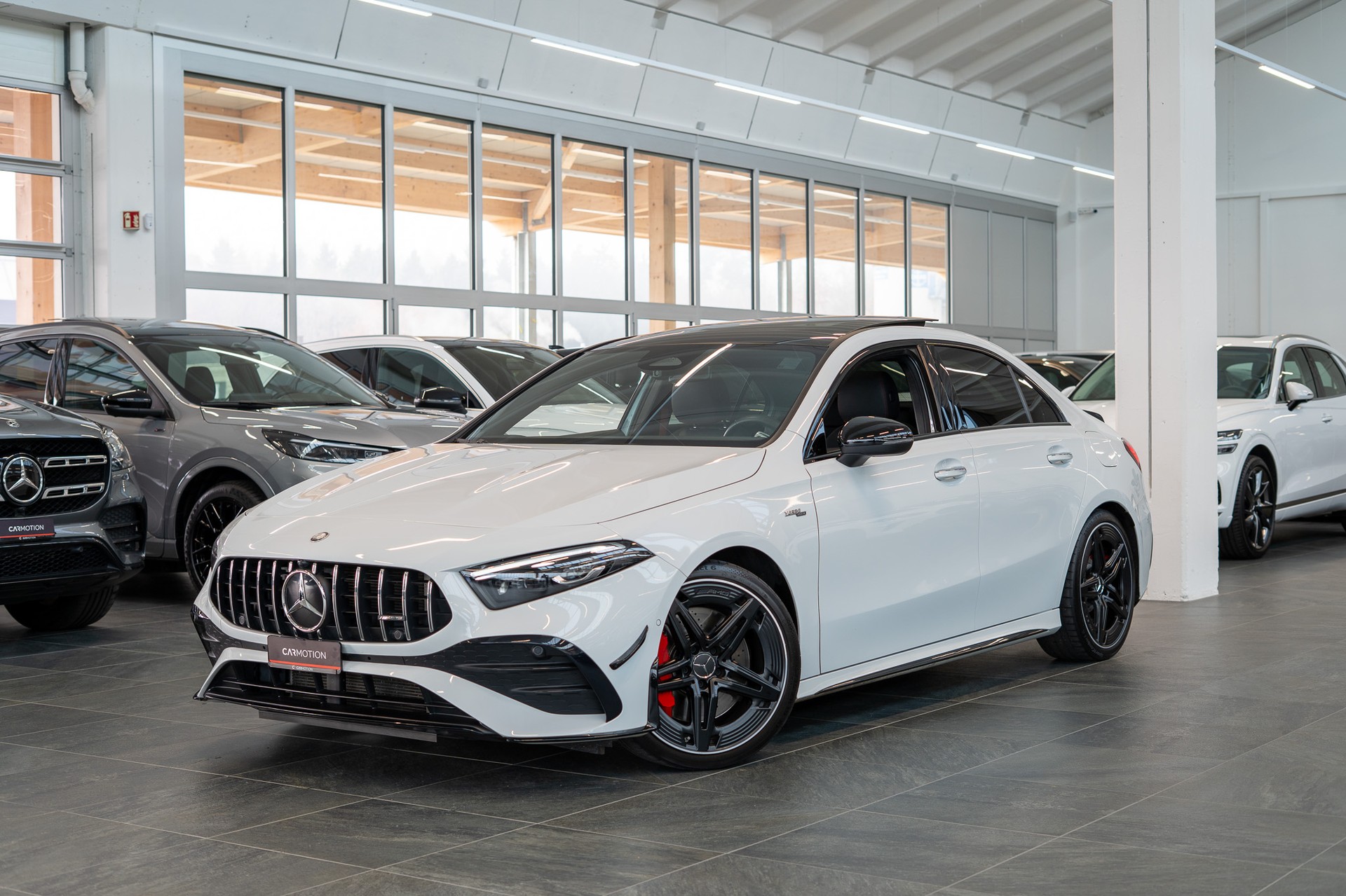 MERCEDES-BENZ A 35 AMG 4matic Limousine / Facelift / Performance Auspuff / Panorama