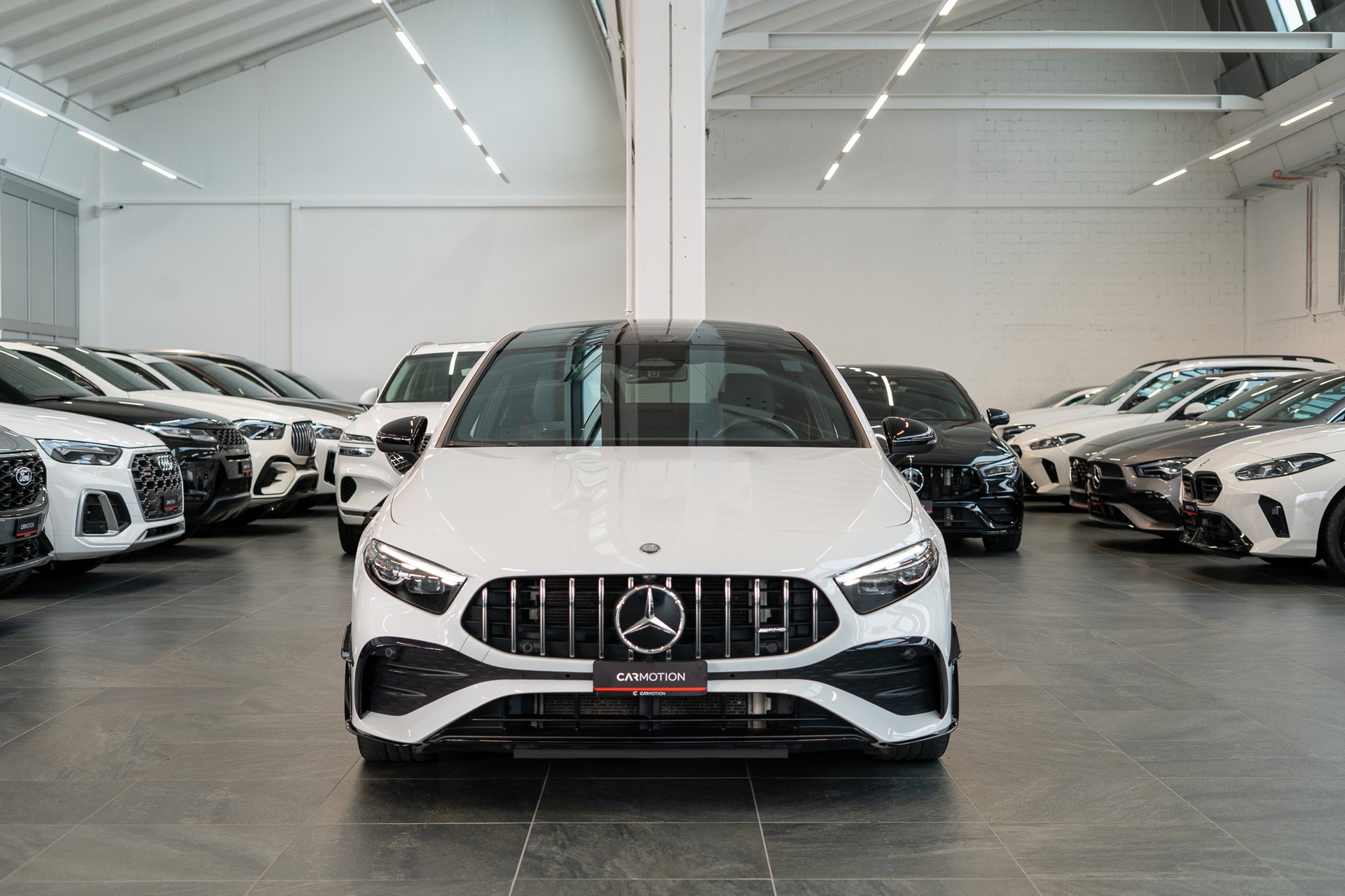 MERCEDES-BENZ A 35 AMG 4matic Limousine / Facelift / Performance Auspuff / Panorama-showroom-element-1