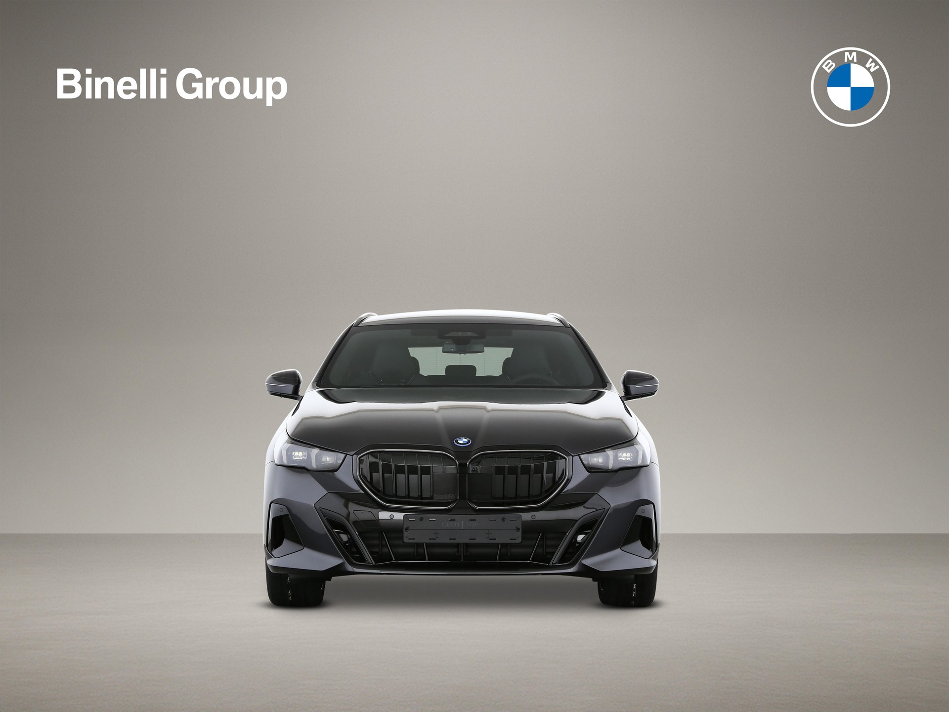 BMW 550e xDrive Touring-showroom-element-2