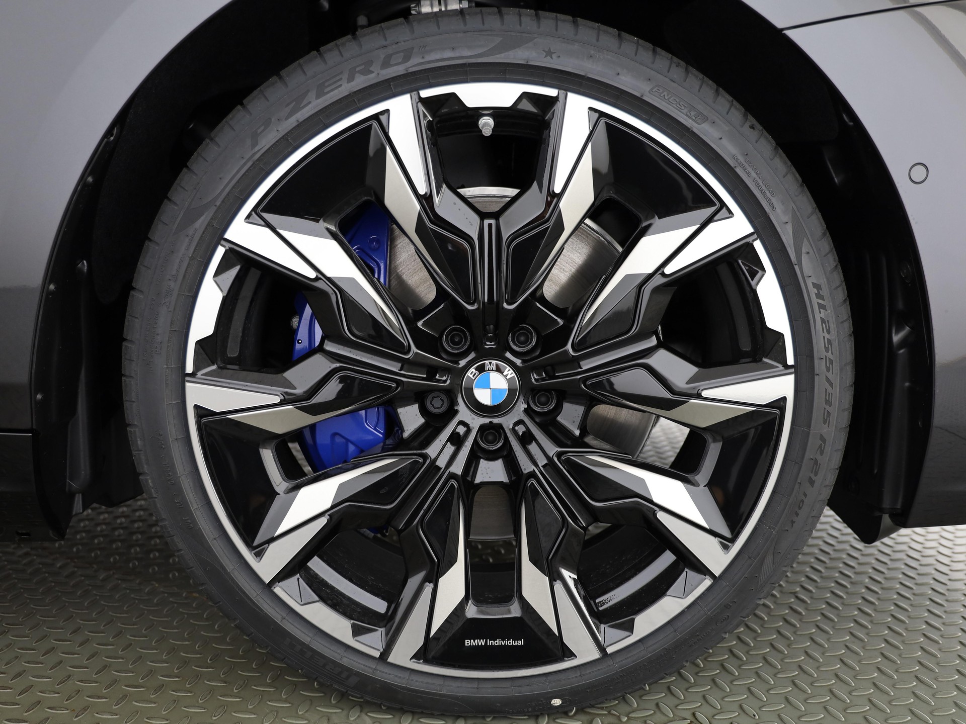BMW 550e xDrive Touring-image-4