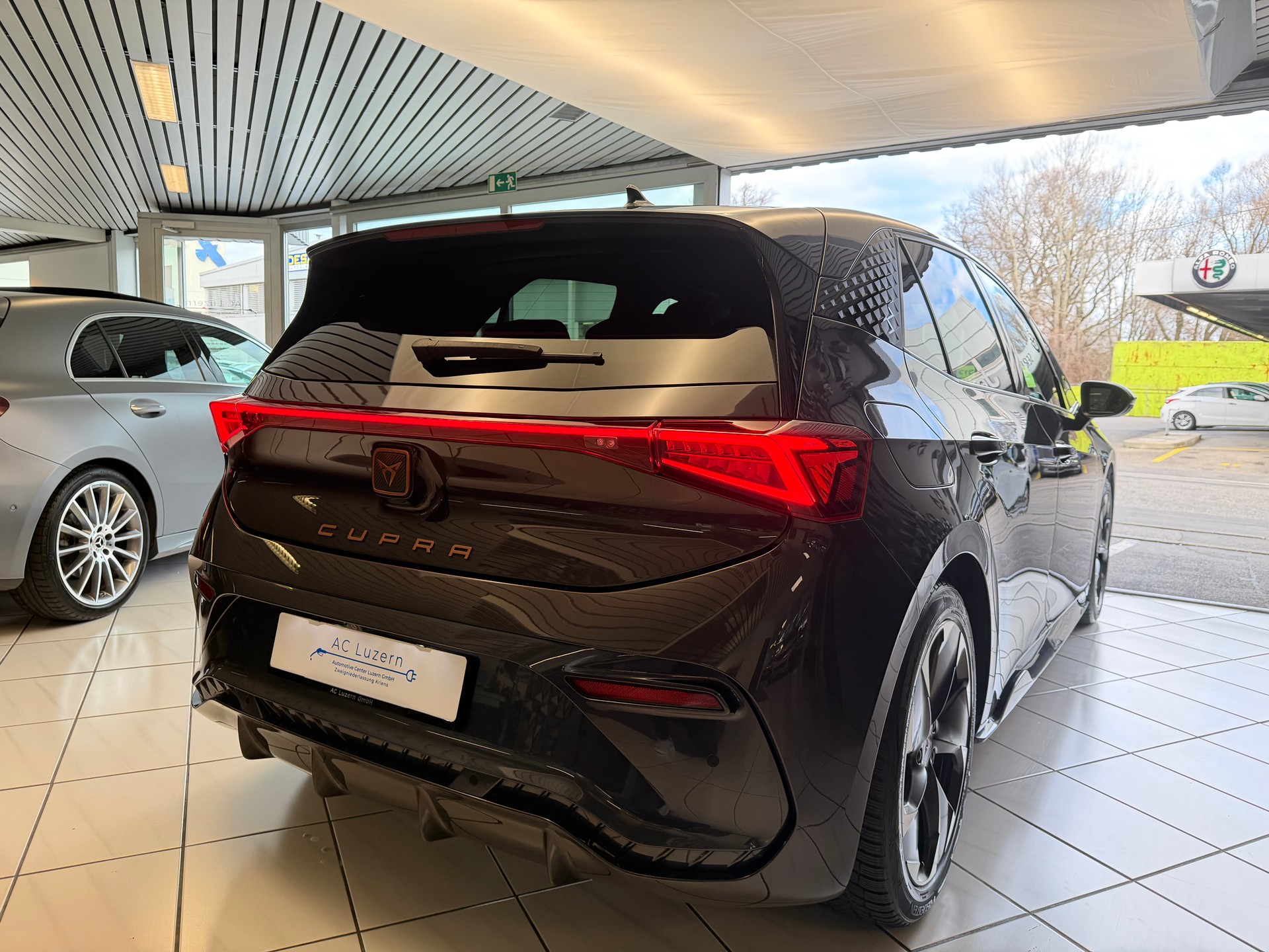 CUPRA Born 58 kWh | SoH 96.1%-showroom-element-3