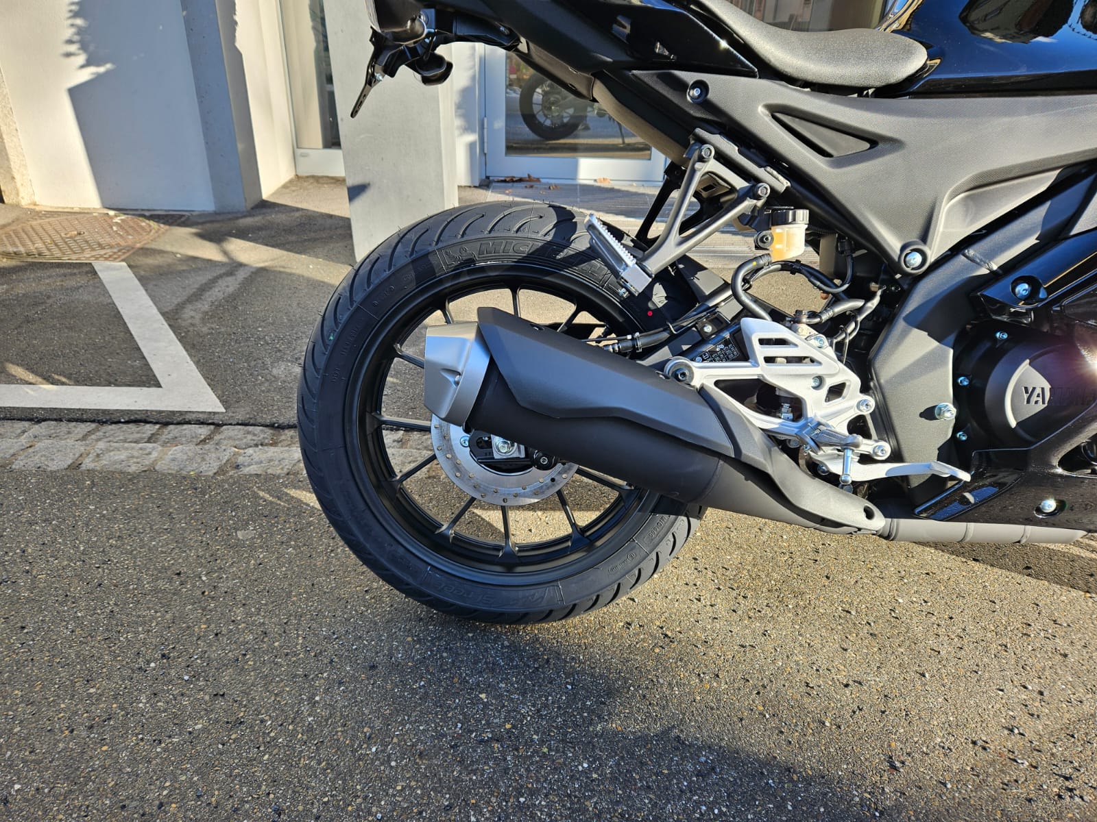 YAMAHA YZF-R 125 ABS-image-6