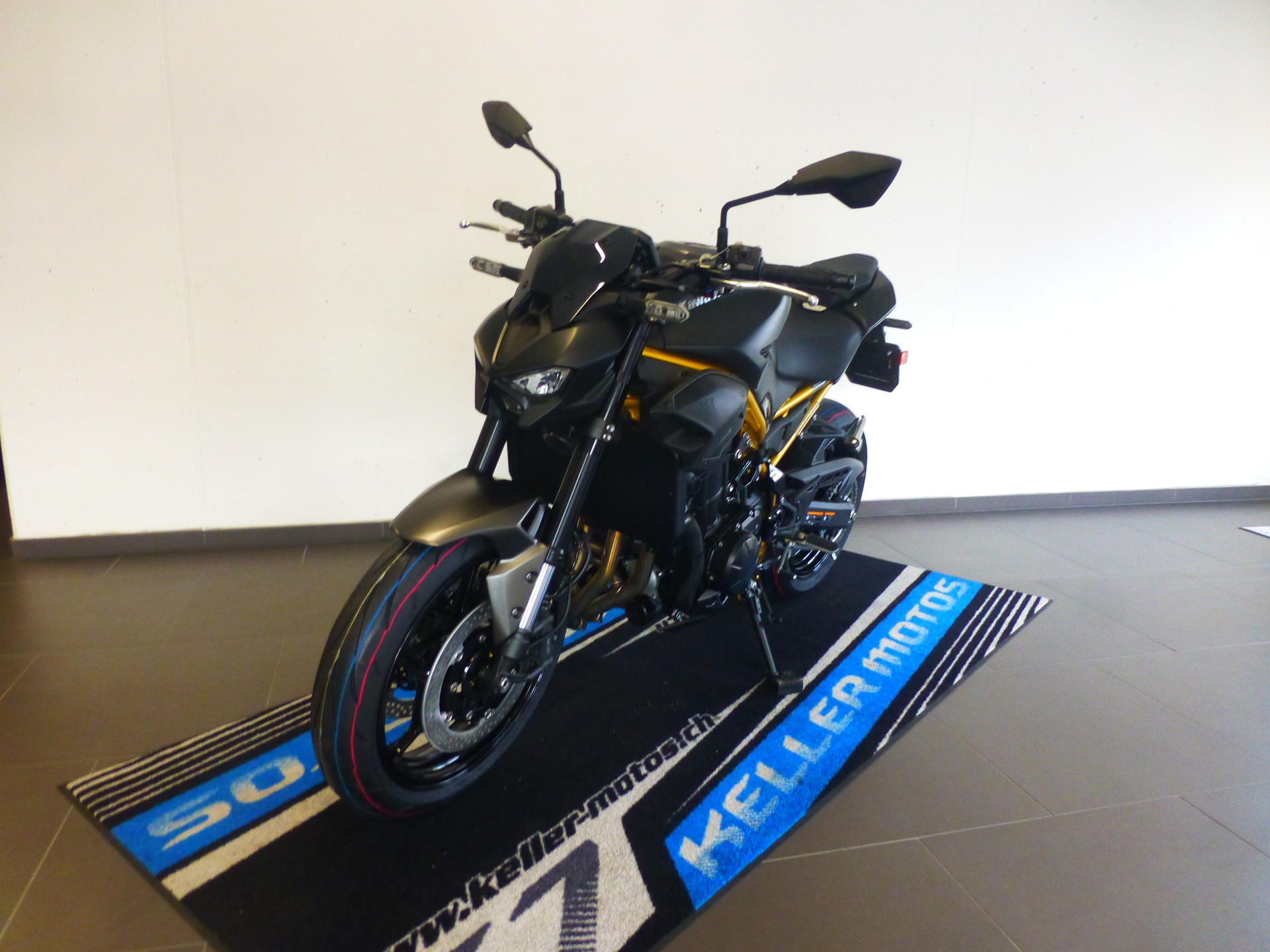 KAWASAKI Z 900 (35kW)-image-11