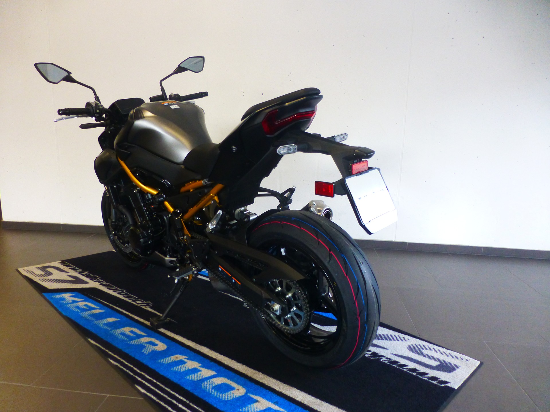 KAWASAKI Z 900 (35kW)-image-8