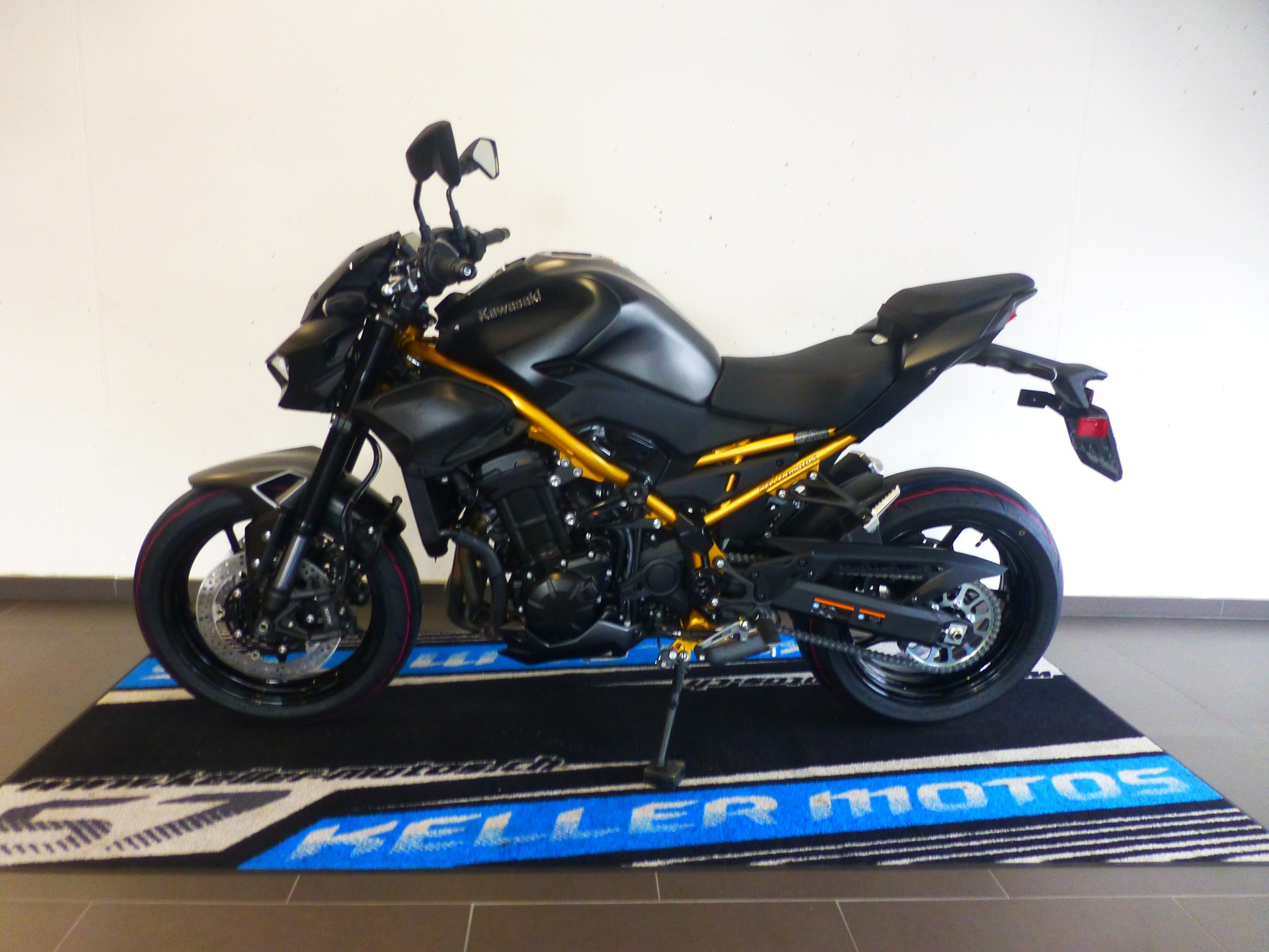 KAWASAKI Z 900 (35kW)-image-1
