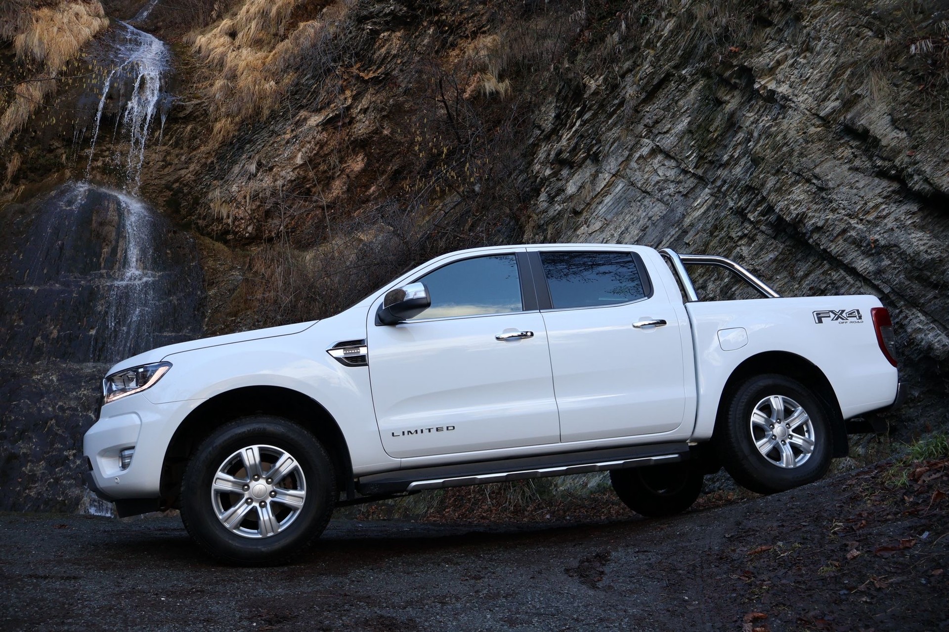 FORD Ranger Limited 2.0 Eco Blue 4x4 A-showroom-element-3