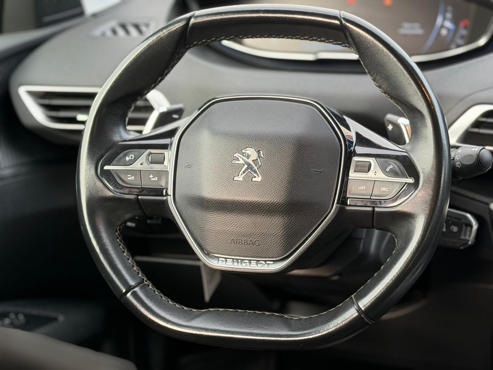PEUGEOT 5008 1.2 Pure Tech Business Line EAT-image-5