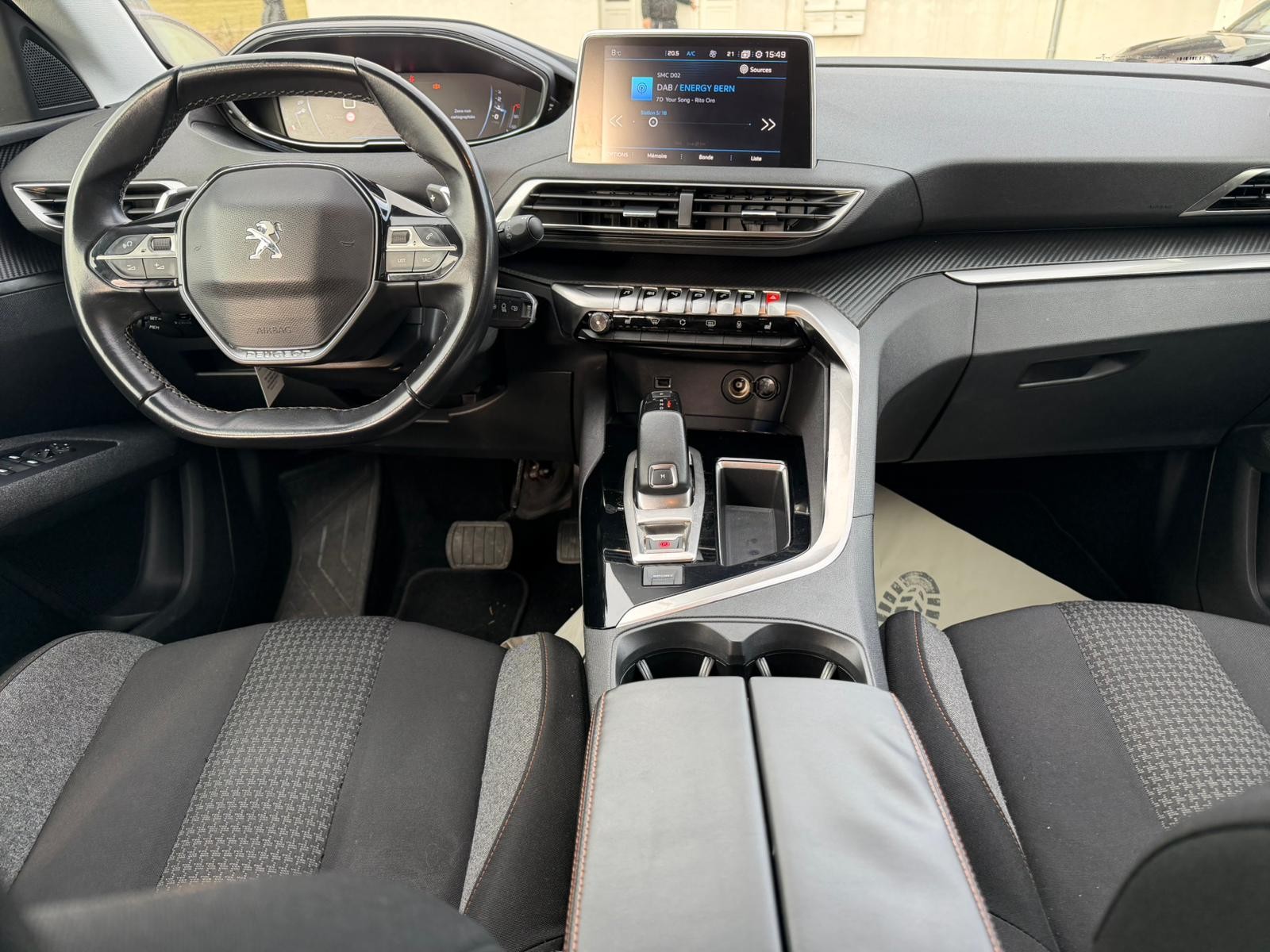 PEUGEOT 5008 1.2 Pure Tech Business Line EAT-image-3