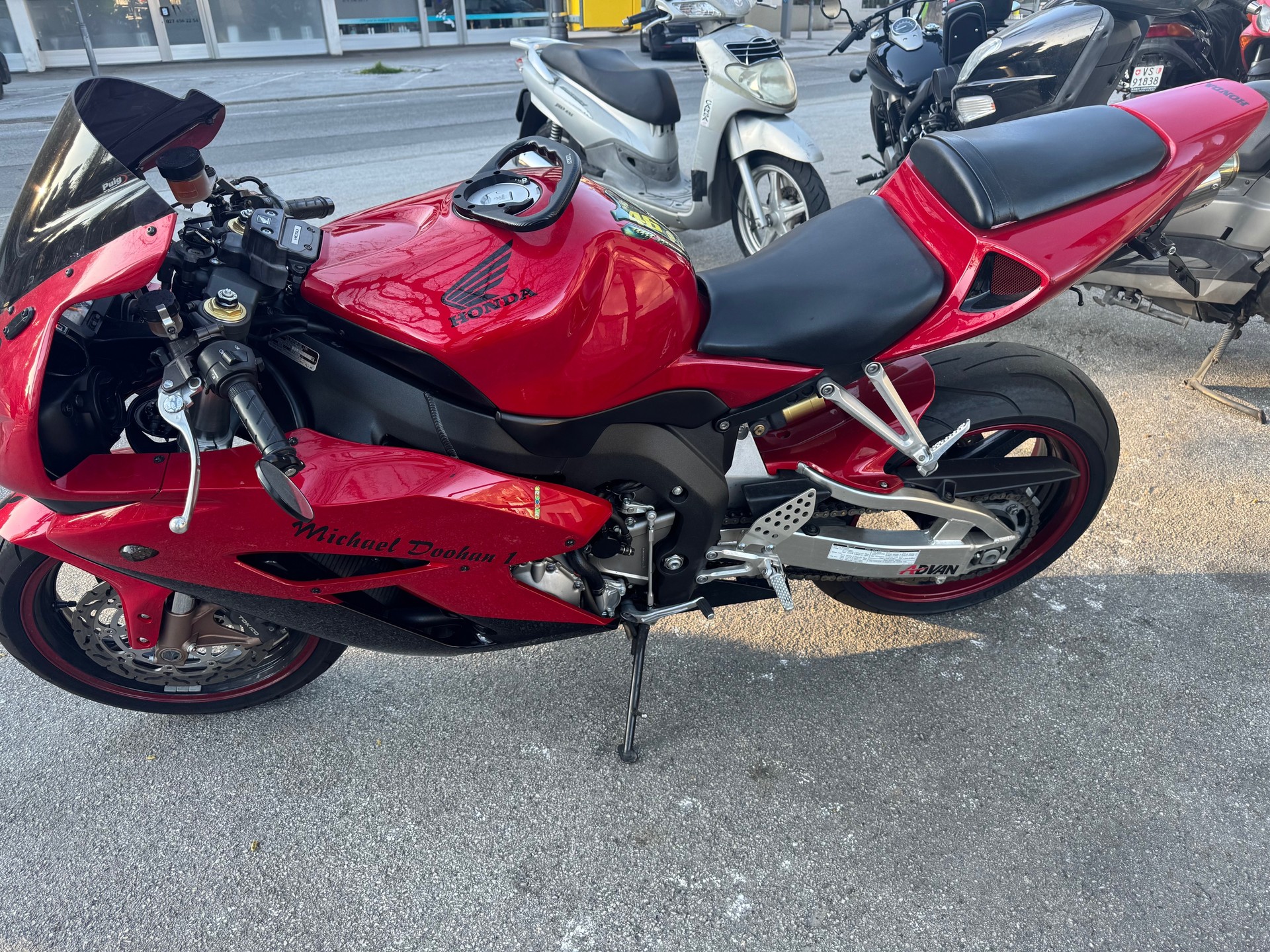 HONDA CBR 1000 RR-image-1