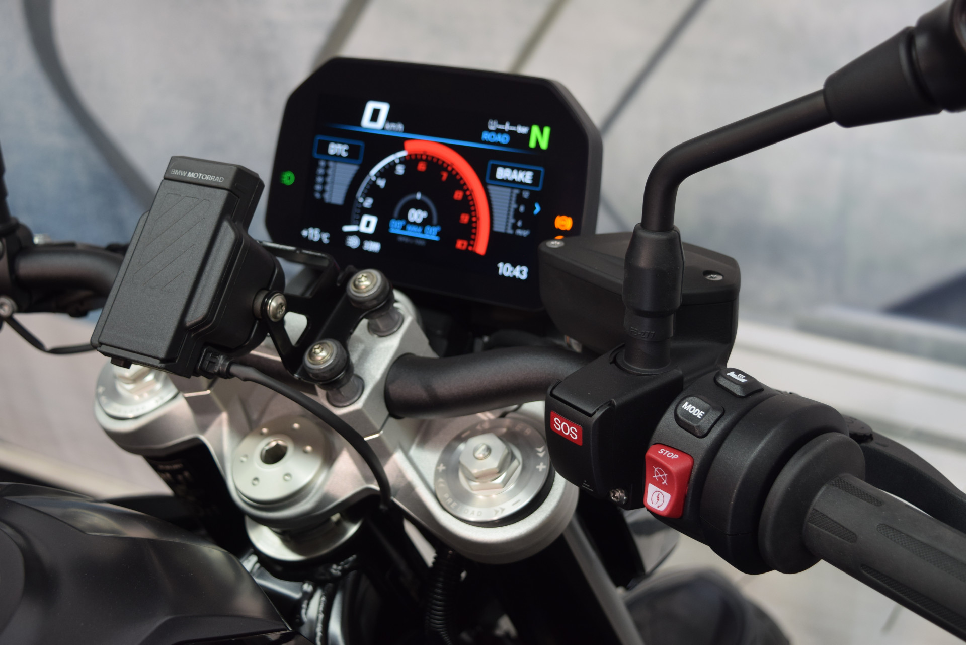 BMW F 900 R A2 Triple Black Vollausstattung 35kW-image-7
