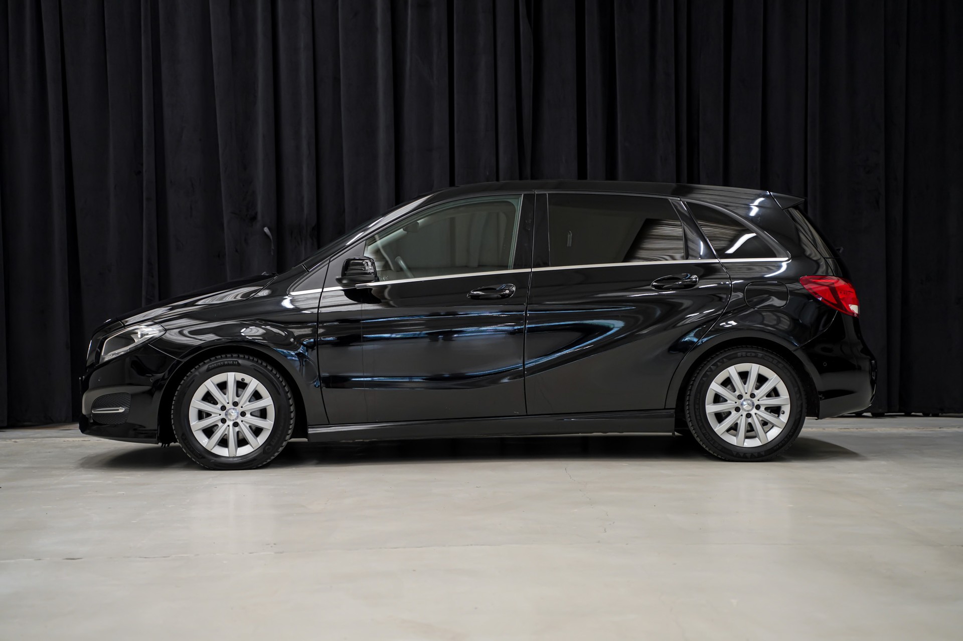 MERCEDES-BENZ B 180 CDI Urban 7G-DCT-showroom-element-3