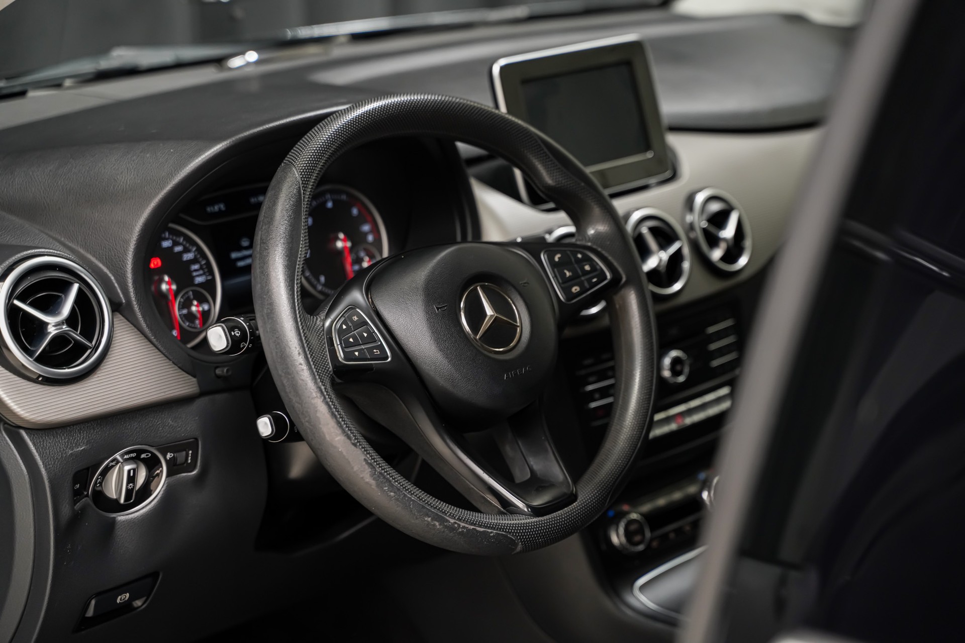 MERCEDES-BENZ B 180 CDI Urban 7G-DCT-image-8