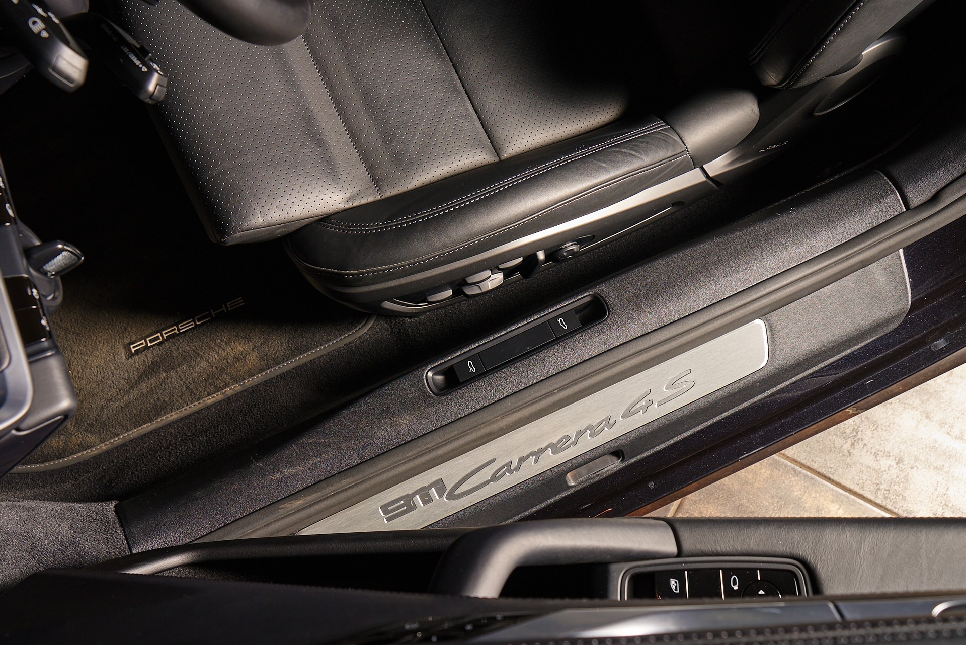 PORSCHE 911 Carrera 4S PDK-image-9