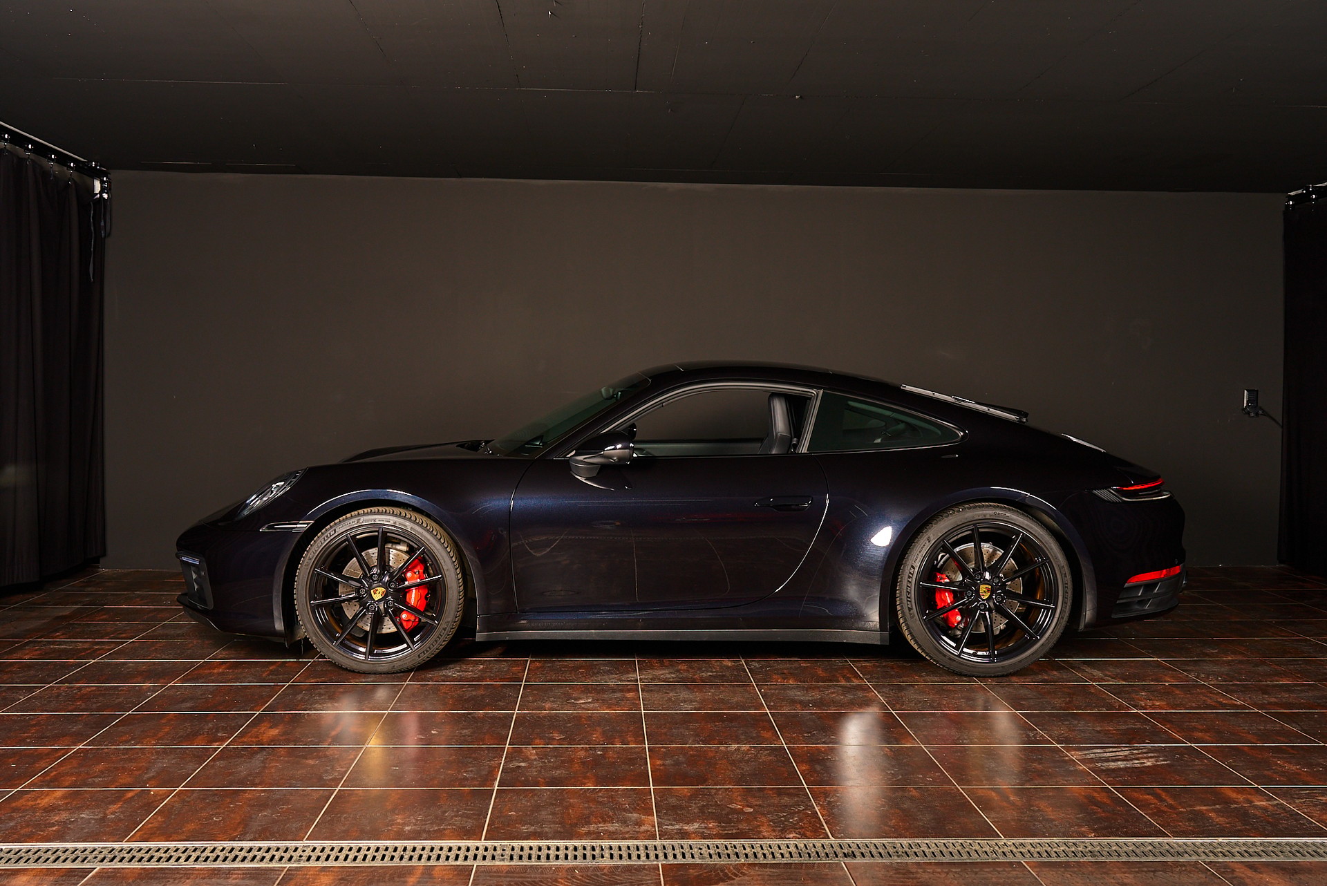 PORSCHE 911 Carrera 4S PDK-showroom-element-1