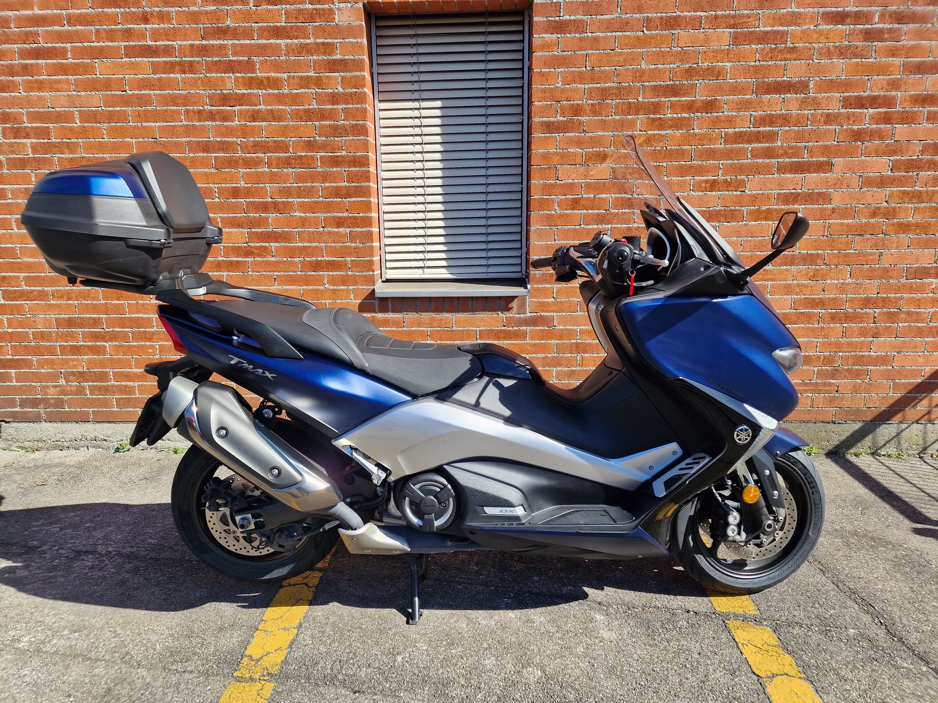 YAMAHA T-MAX XP 530 DX ABS-image-1