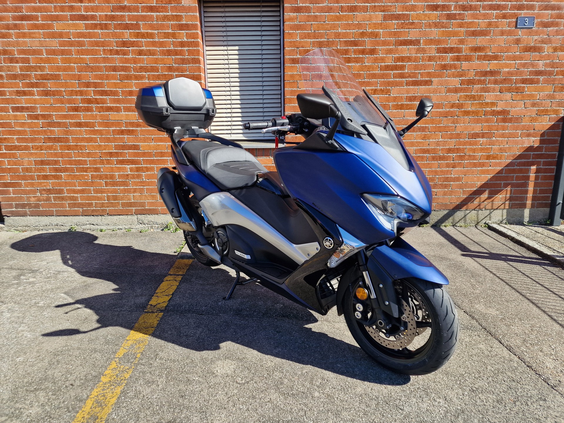 YAMAHA T-MAX XP 530 DX ABS