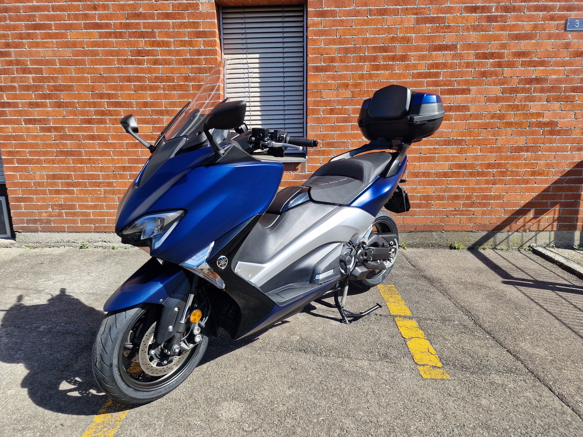 YAMAHA T-MAX XP 530 DX ABS-image-3