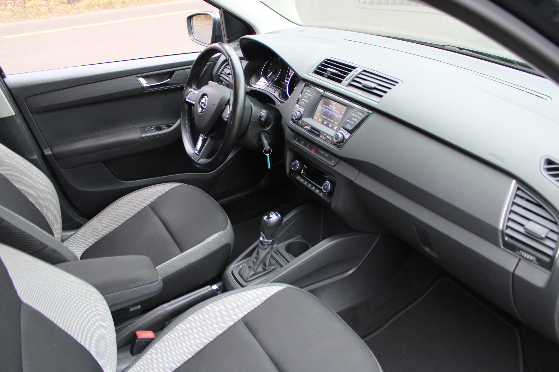 SKODA Fabia 1.2 TSI Ambition DSG-image-5