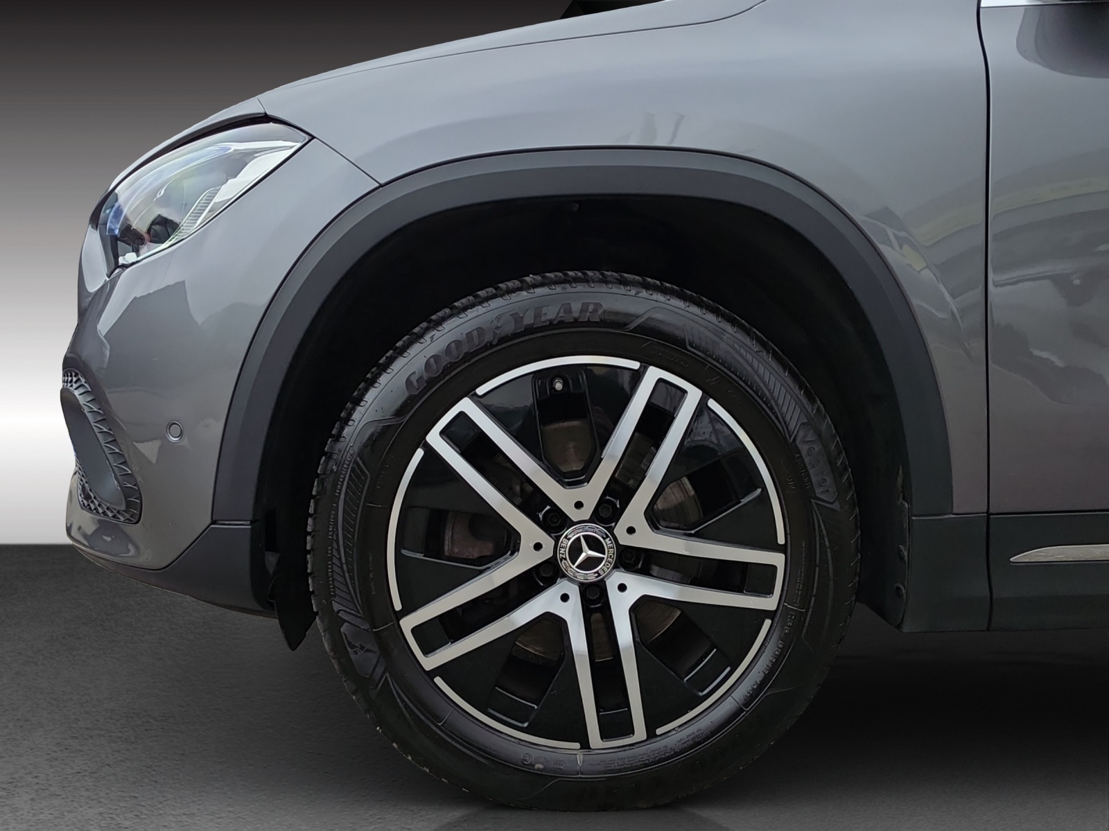 MERCEDES-BENZ GLA 250 4Matic Progressive 8G-DCT-image-18