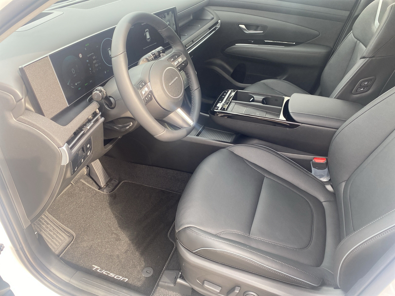 HYUNDAI Tucson 1.6 TGDI HEV Swiss Edition 4WD-image-4