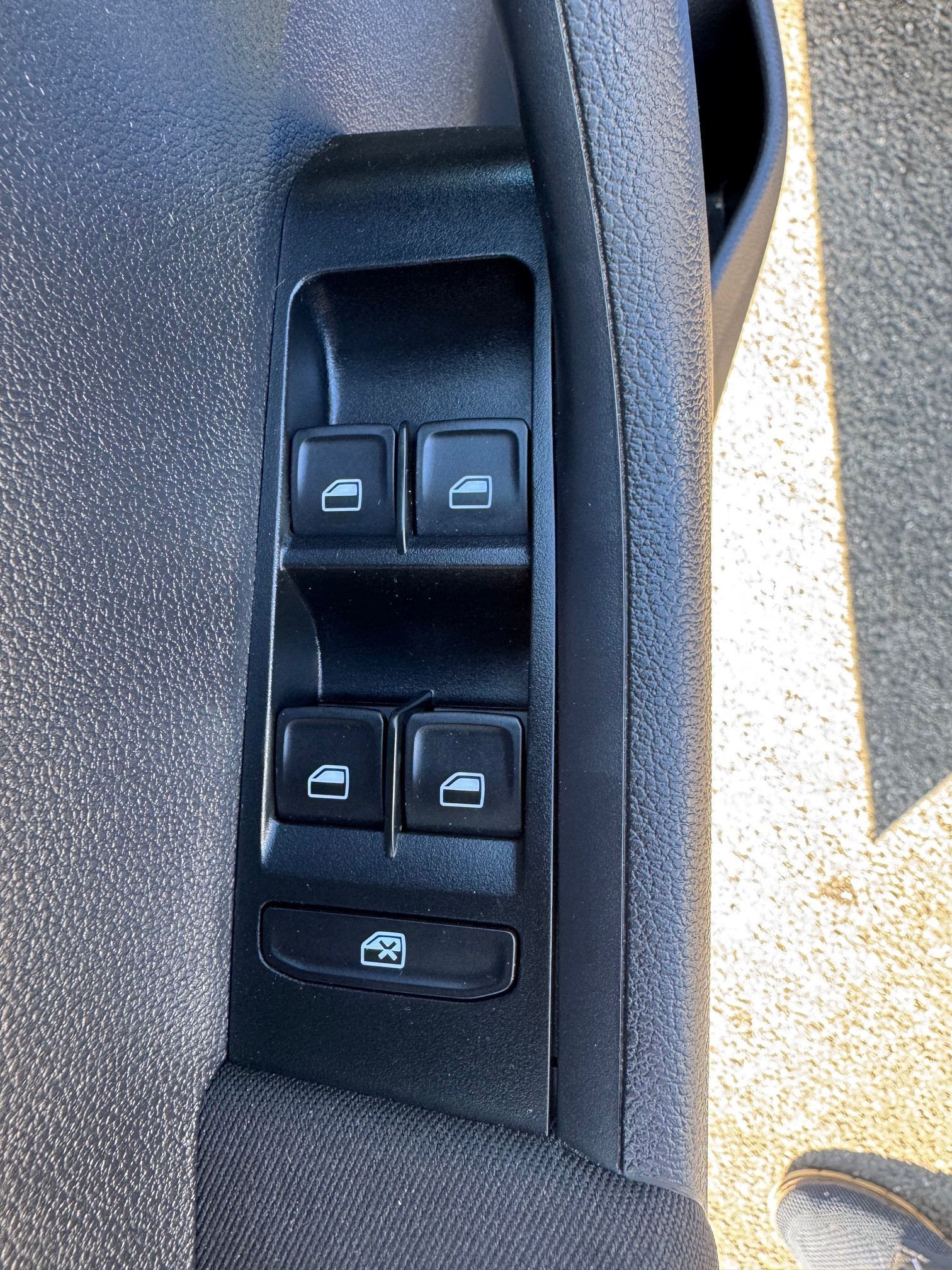 SKODA Fabia 1.2 TSI Swiss Edition DSG-image-24