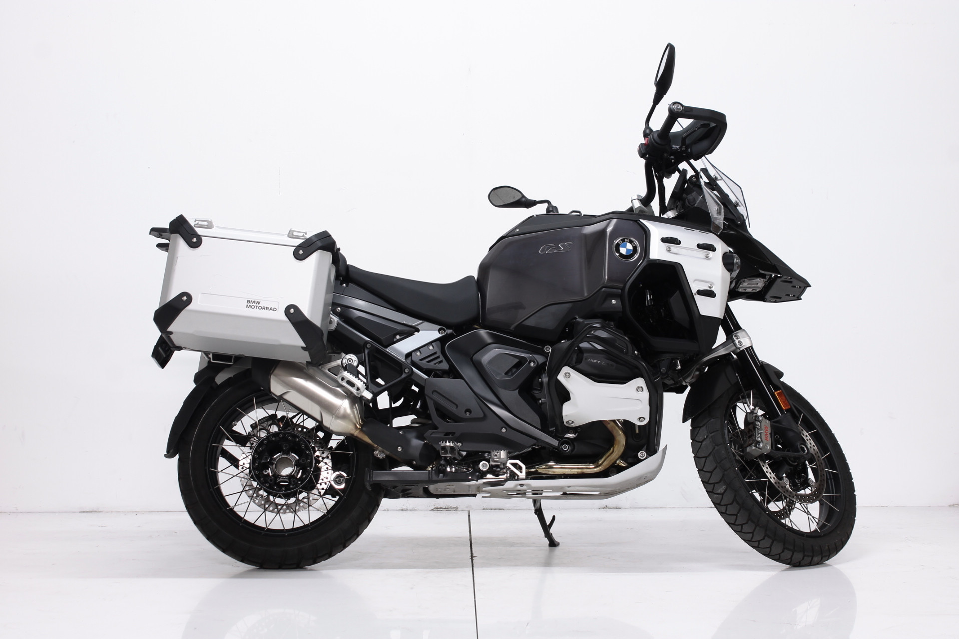 BMW R 1300 GS Adventure-image-1