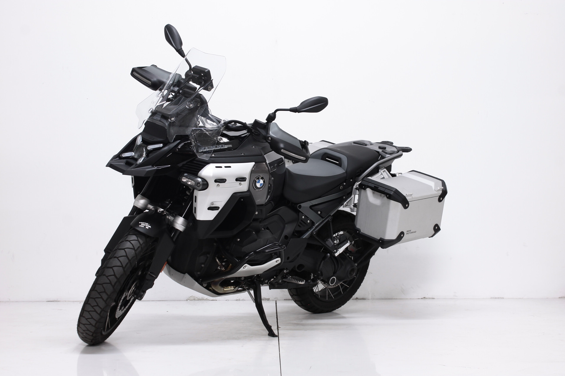 BMW R 1300 GS Adventure-image-3