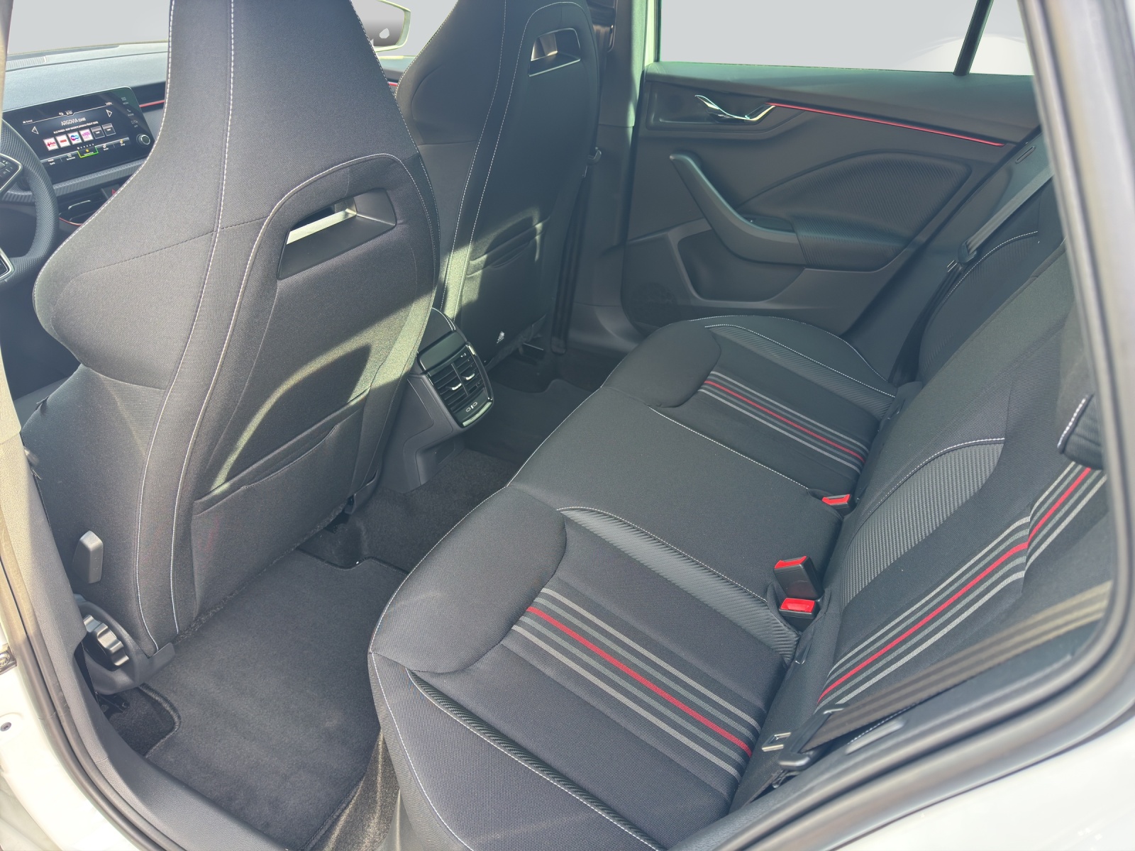 SKODA Kamiq 1.5 TSI Monte Carlo DSG-image-7