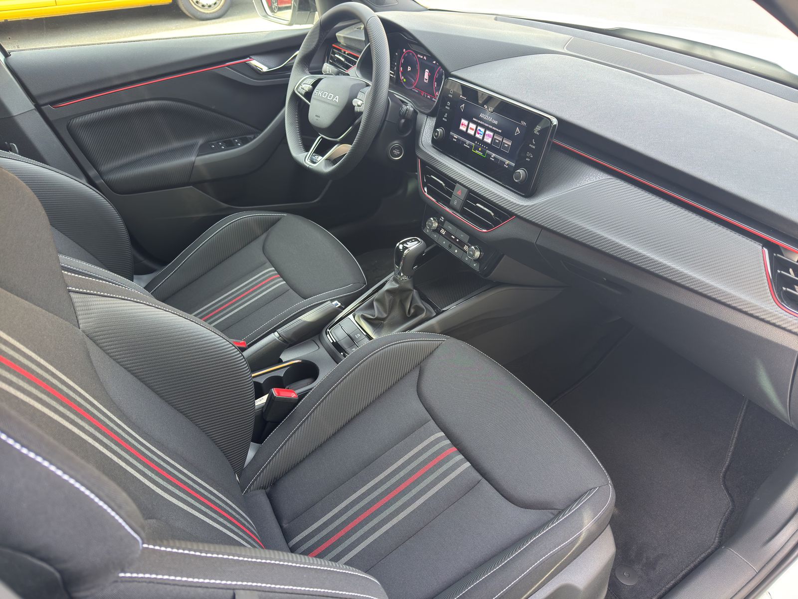 SKODA Kamiq 1.5 TSI Monte Carlo DSG-image-8