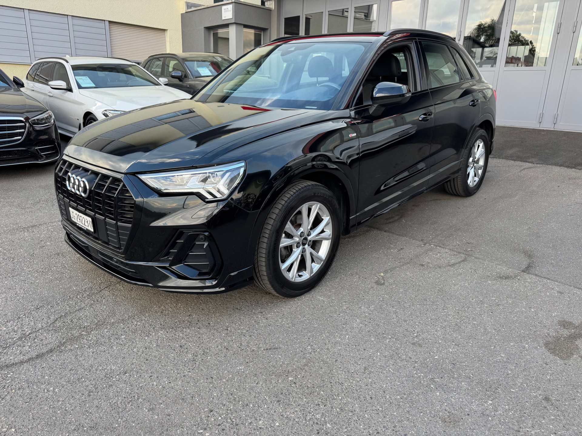 AUDI Q3 35 TDI S line Attraction quattro S-tronic-image-6