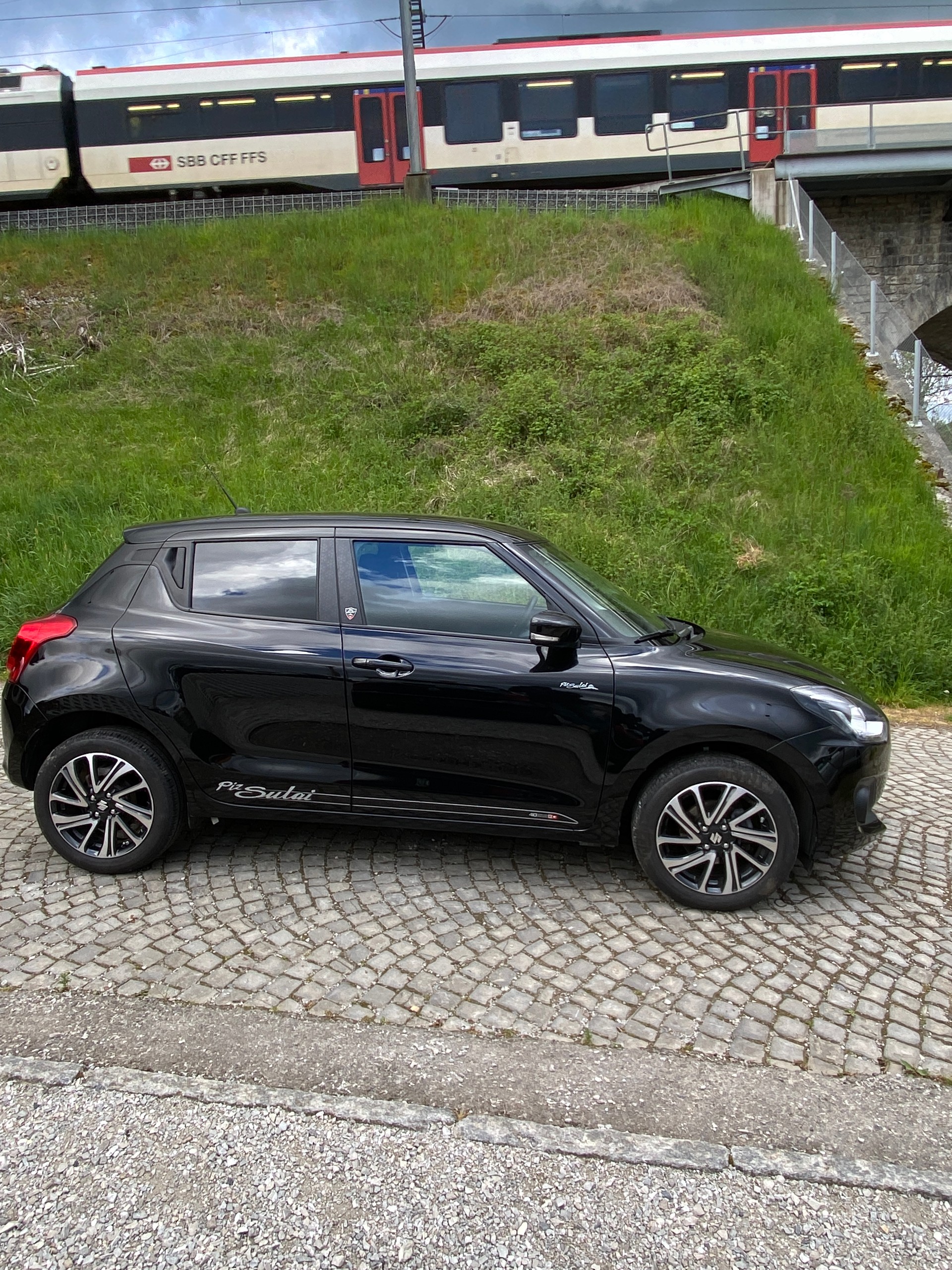 SUZUKI Swift 1.2i Piz Sulai Allgrip 4x4 Hybrid-showroom-element-1